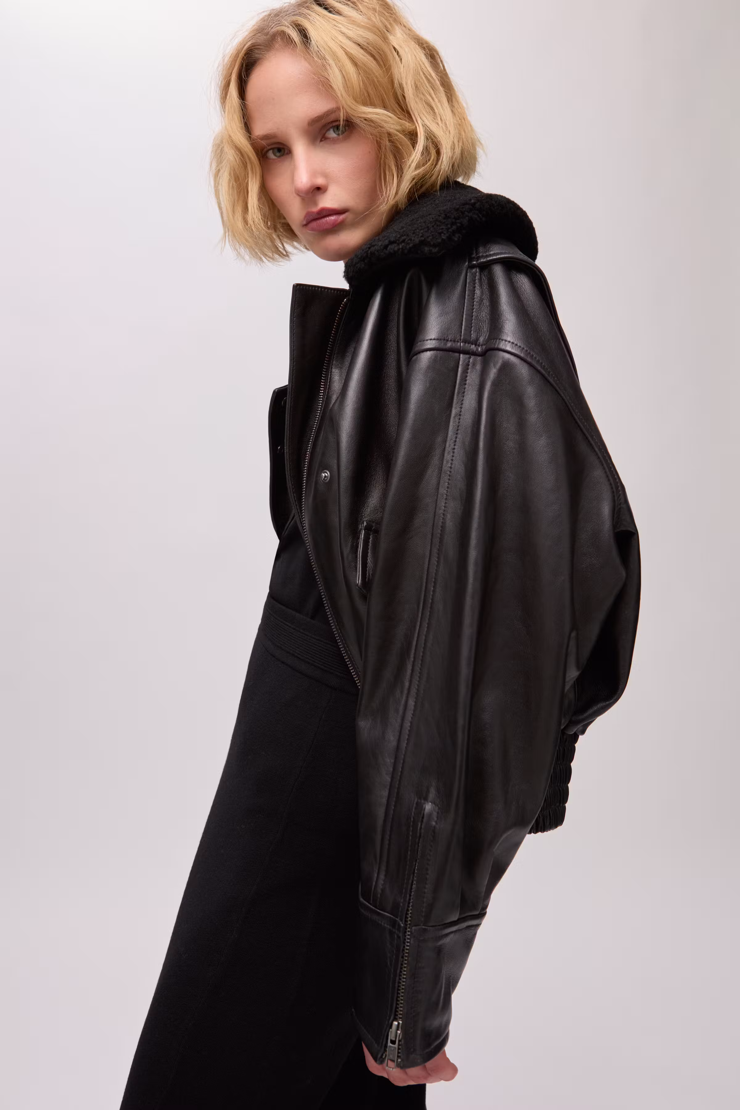 IOLaila Outerwear LOOKBOOK FRONT 30600079-BK999