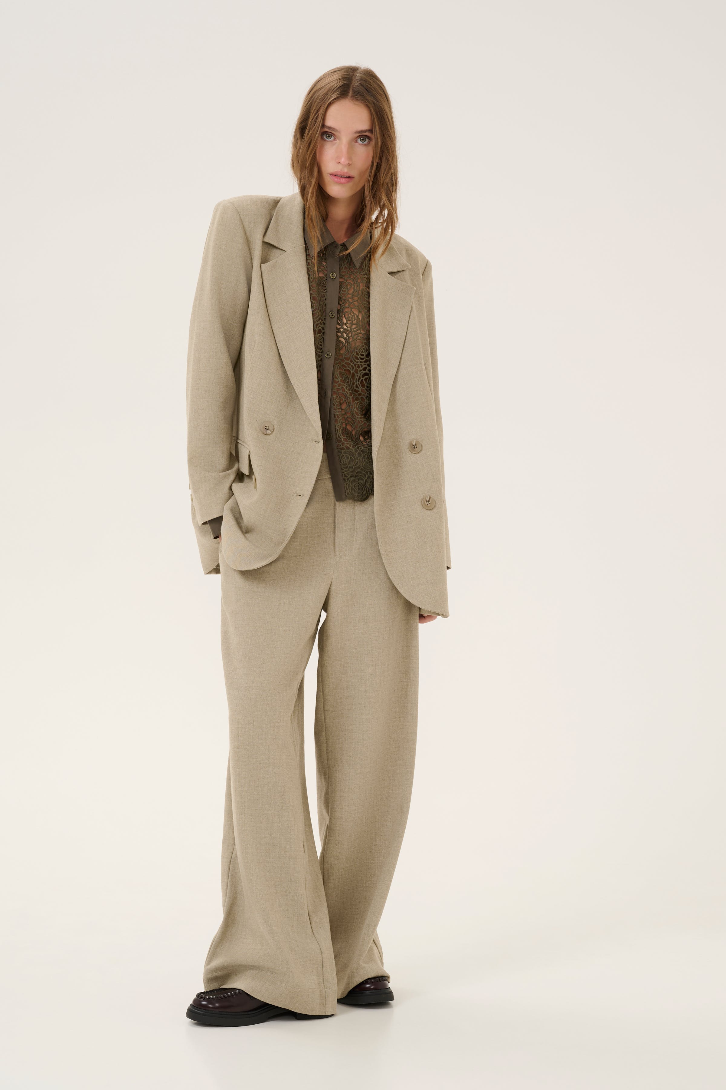 DionMW Blazer LOOKBOOK FRONT 10705015-107115