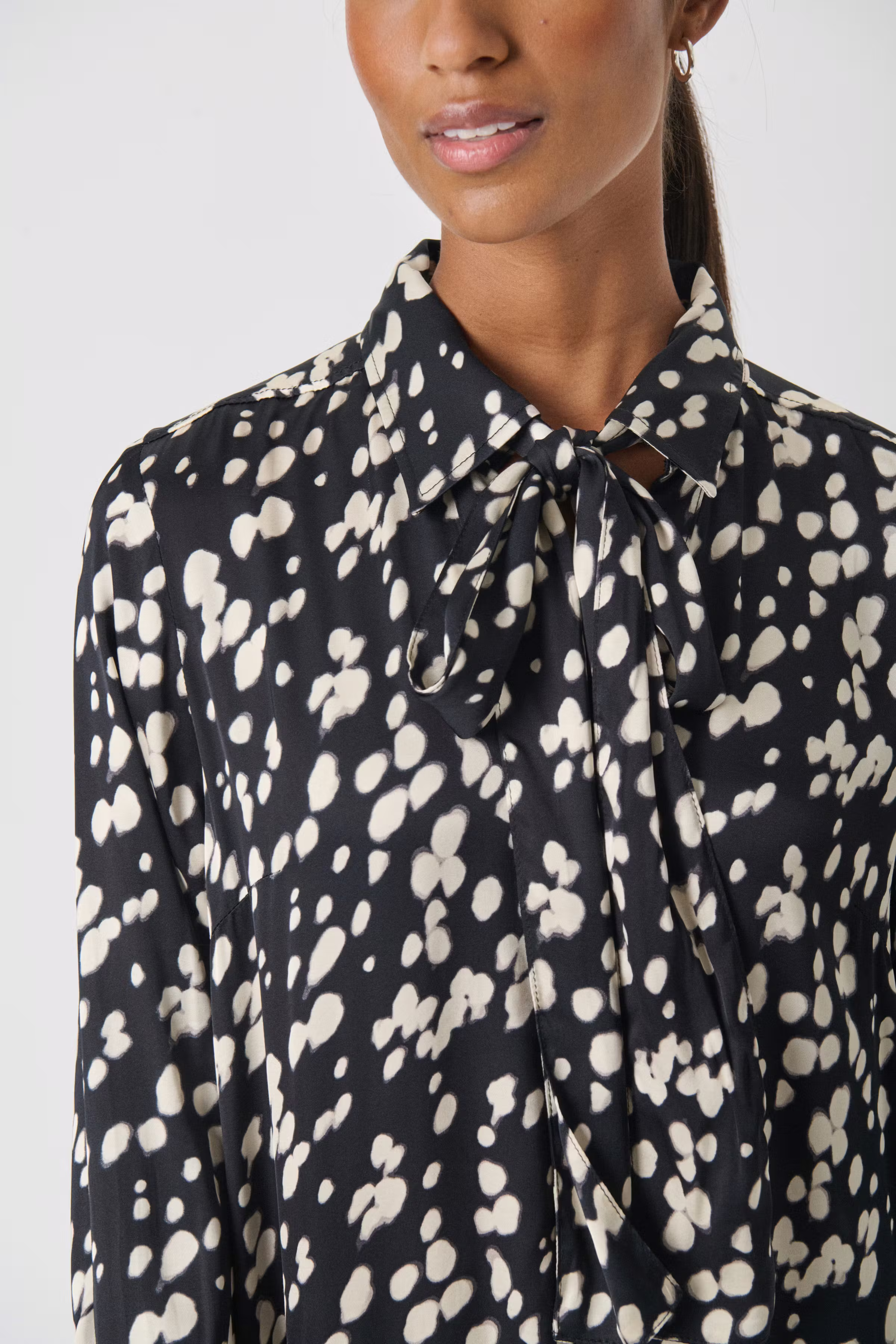 VarnaPW Kjole LOOKBOOK DETAIL 30310142-304382