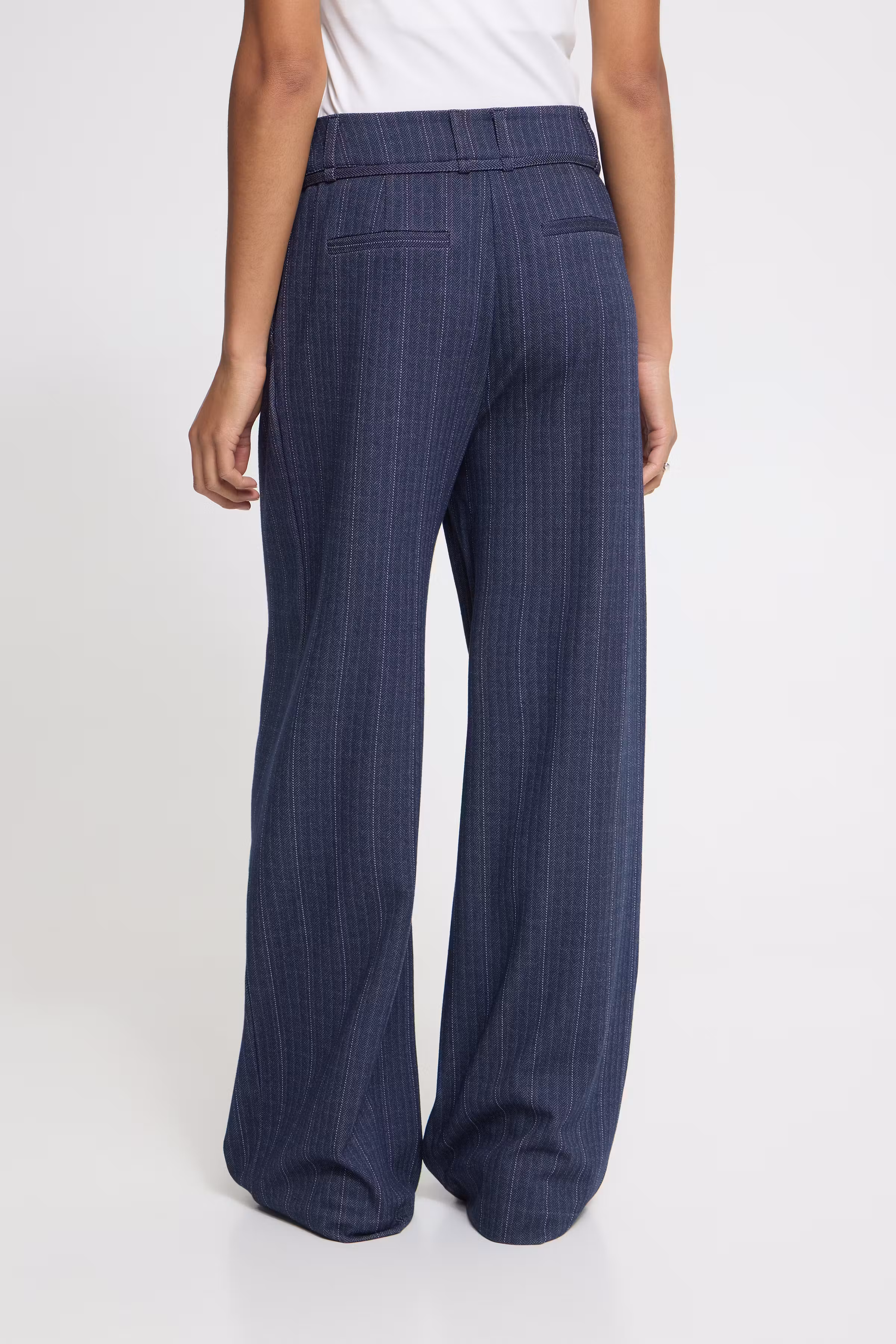 IHKATE Hose LOOKBOOK BACK 20126820-900012837