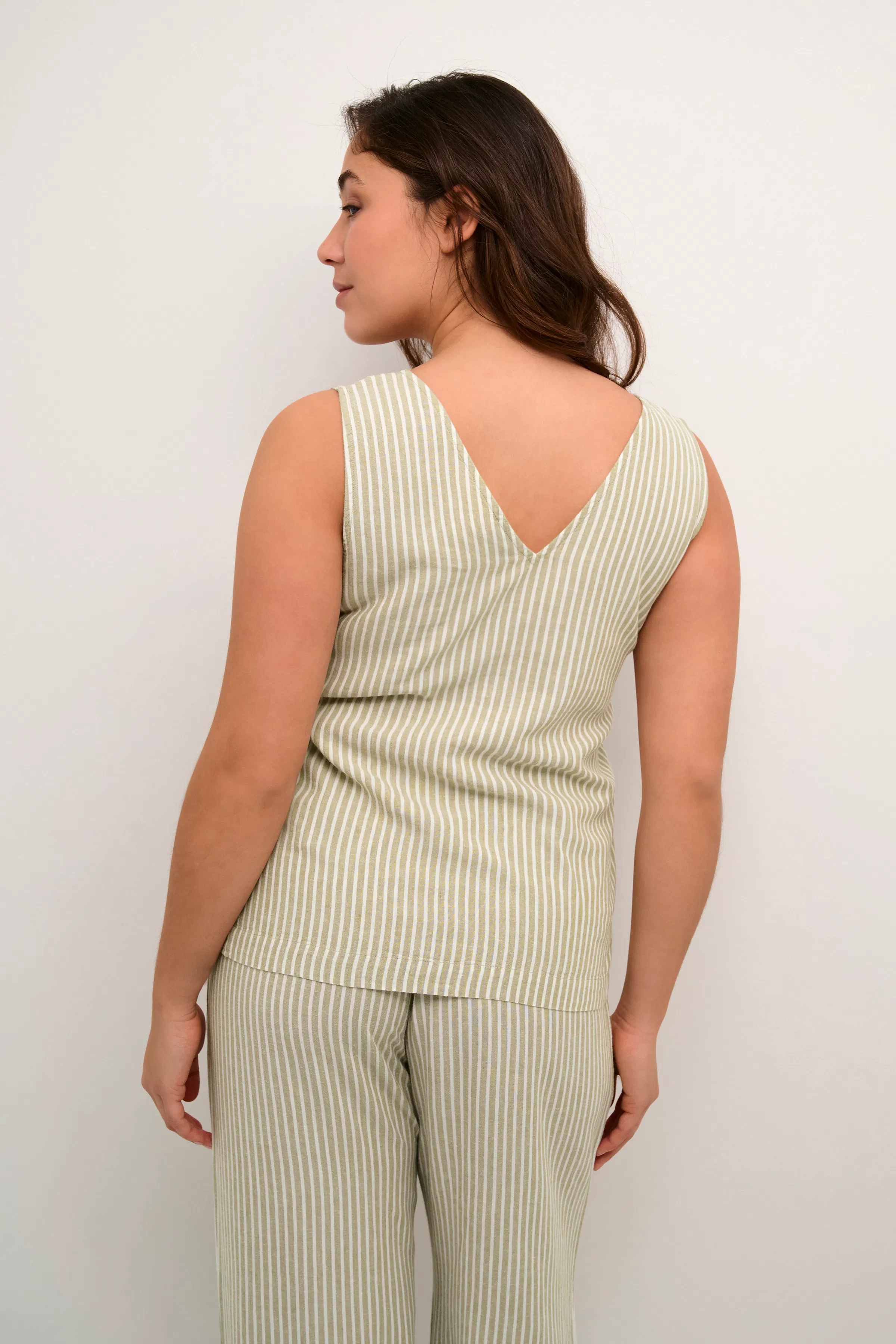 KAmilia Lin Top LOOKBOOK BACK 10508426-105466