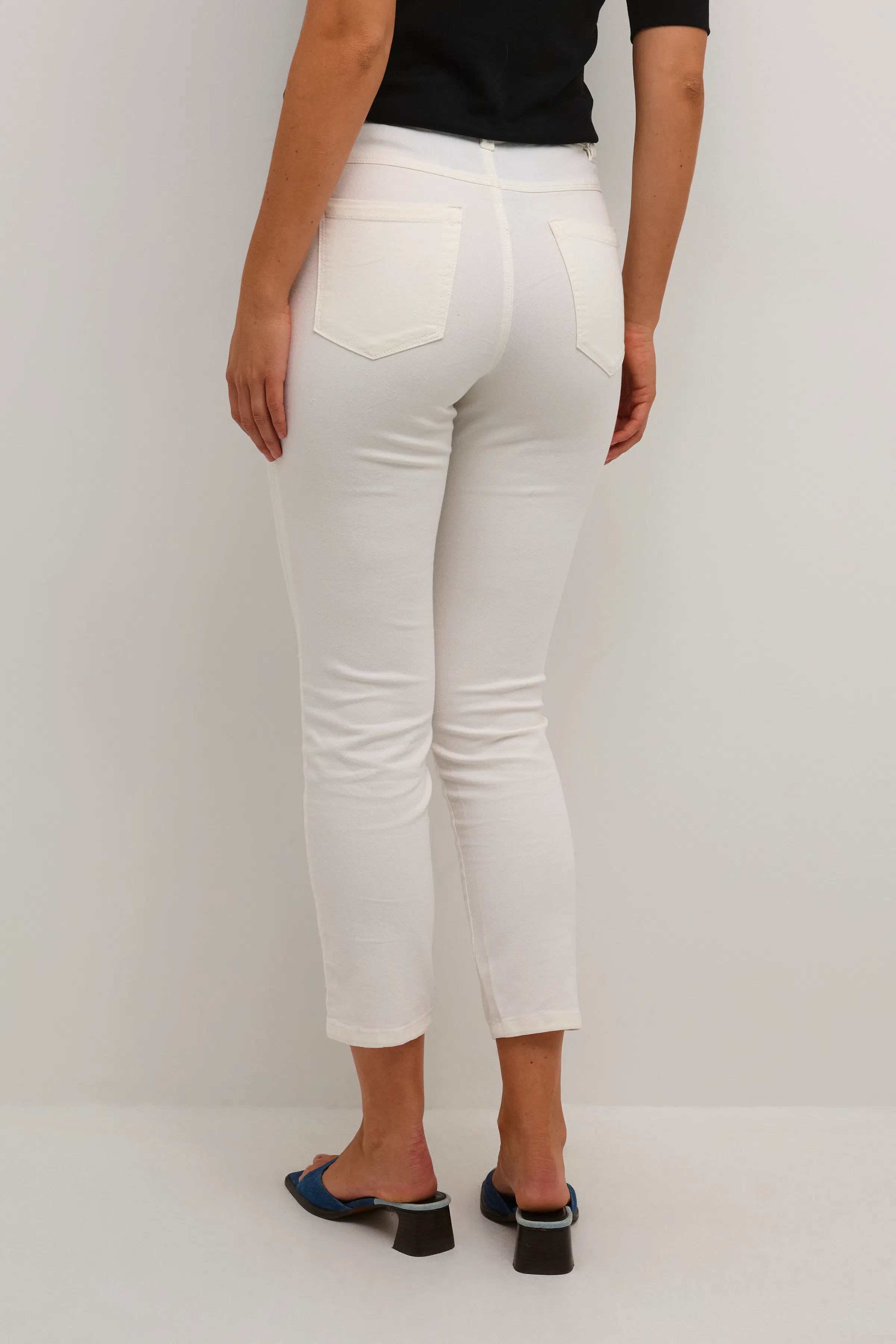 KAzelina Slim Jeans LOOKBOOK BACK 10506253-110602