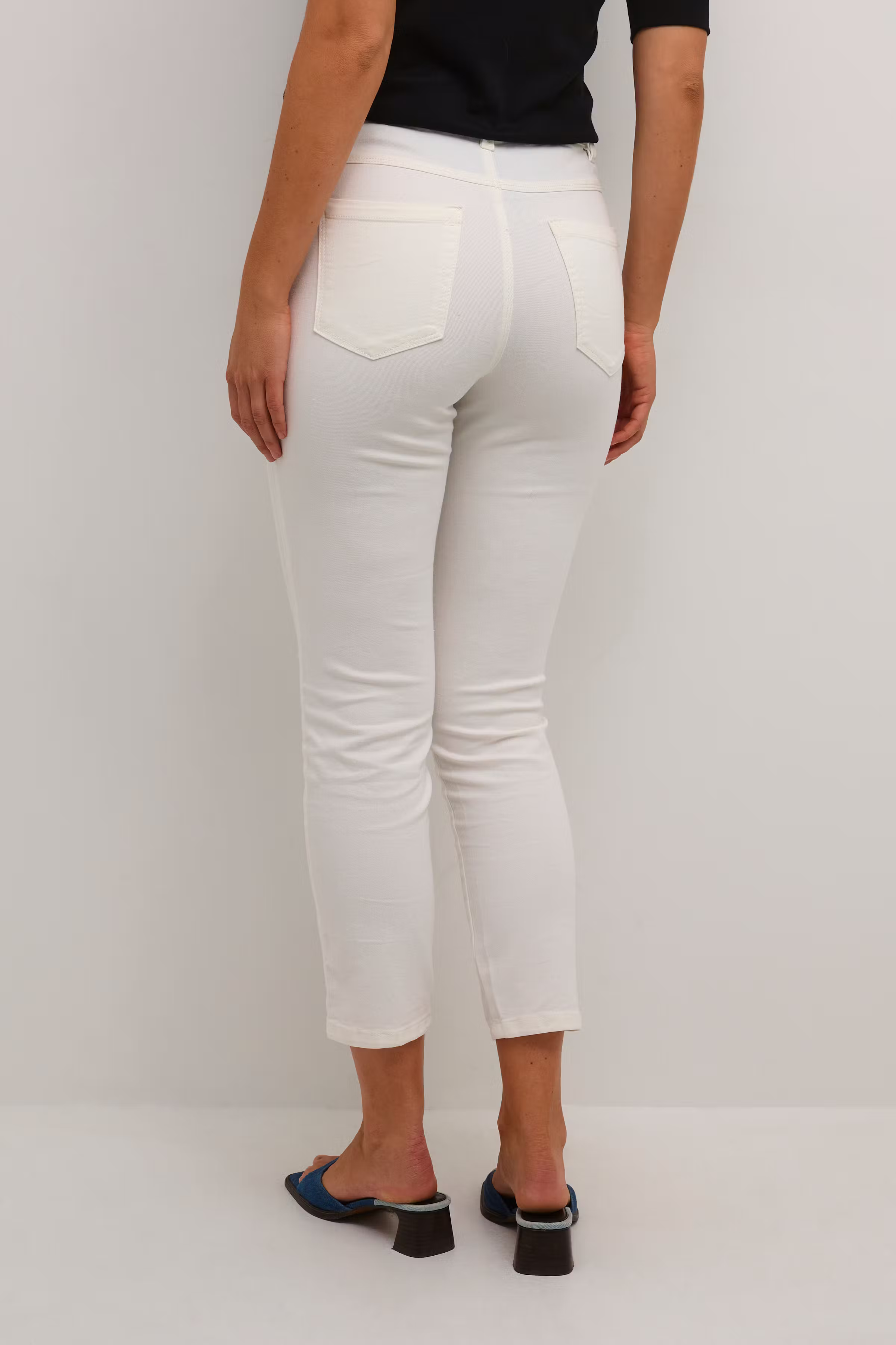 KAzelina Slim Jeans LOOKBOOK BACK 10506253-110602