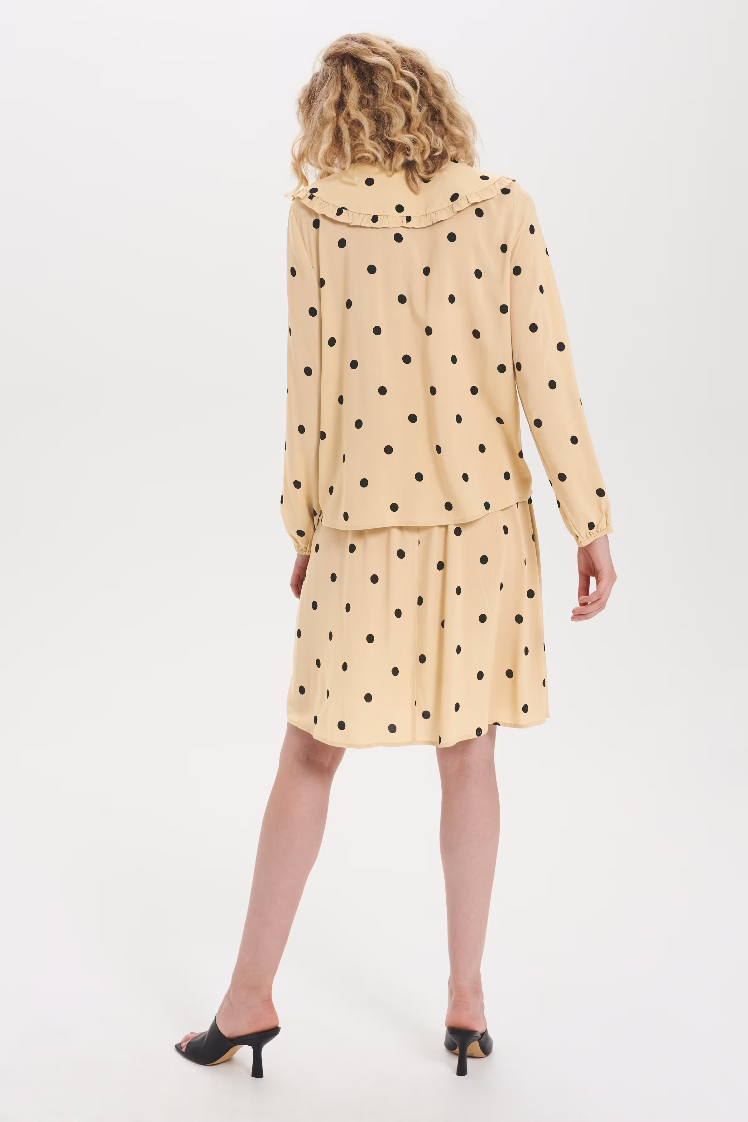 IsolSZ Shirt

 LOOKBOOK BACK 30511838-600330