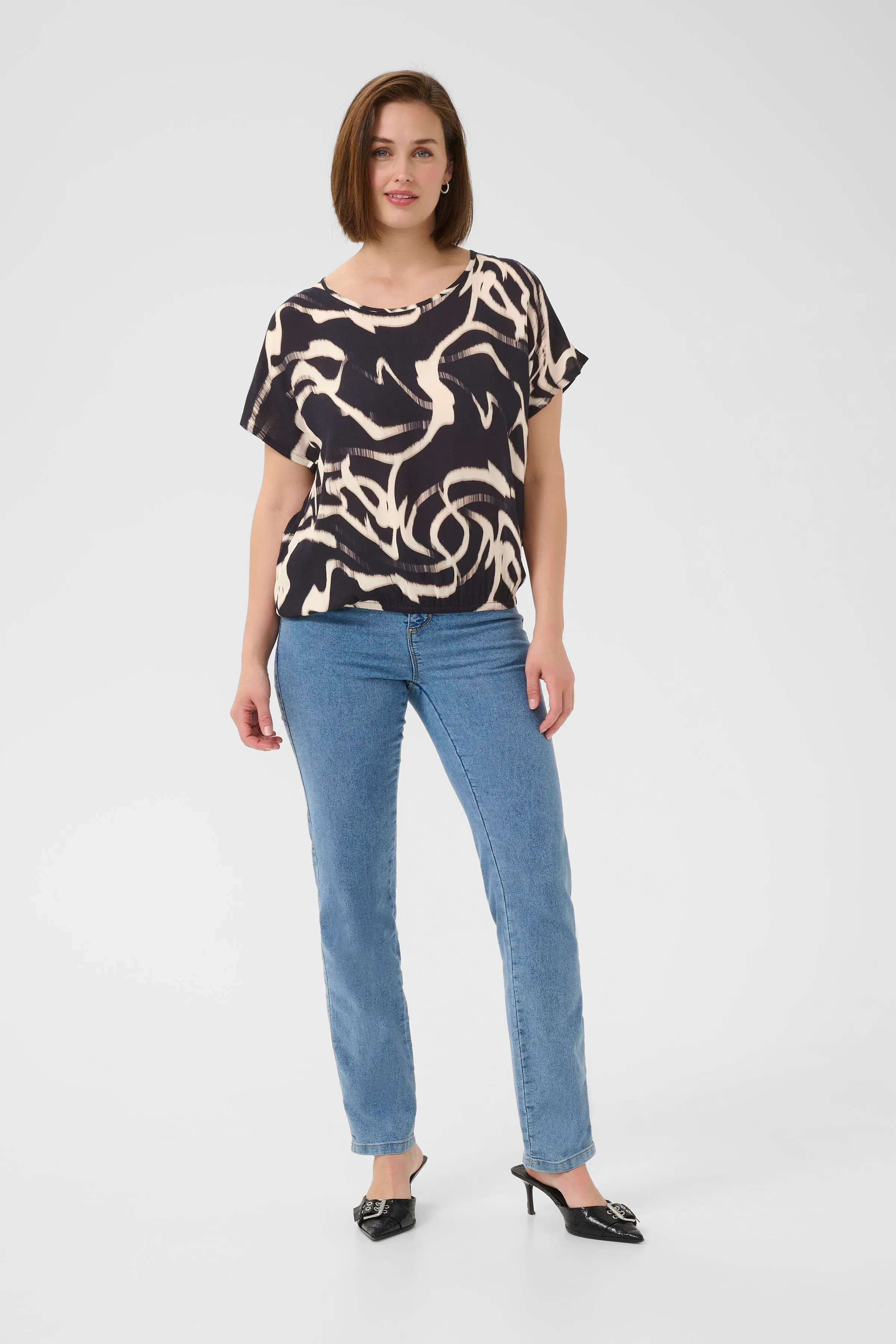 KAbeathe Top LOOKBOOK FRONT 10508896-107701