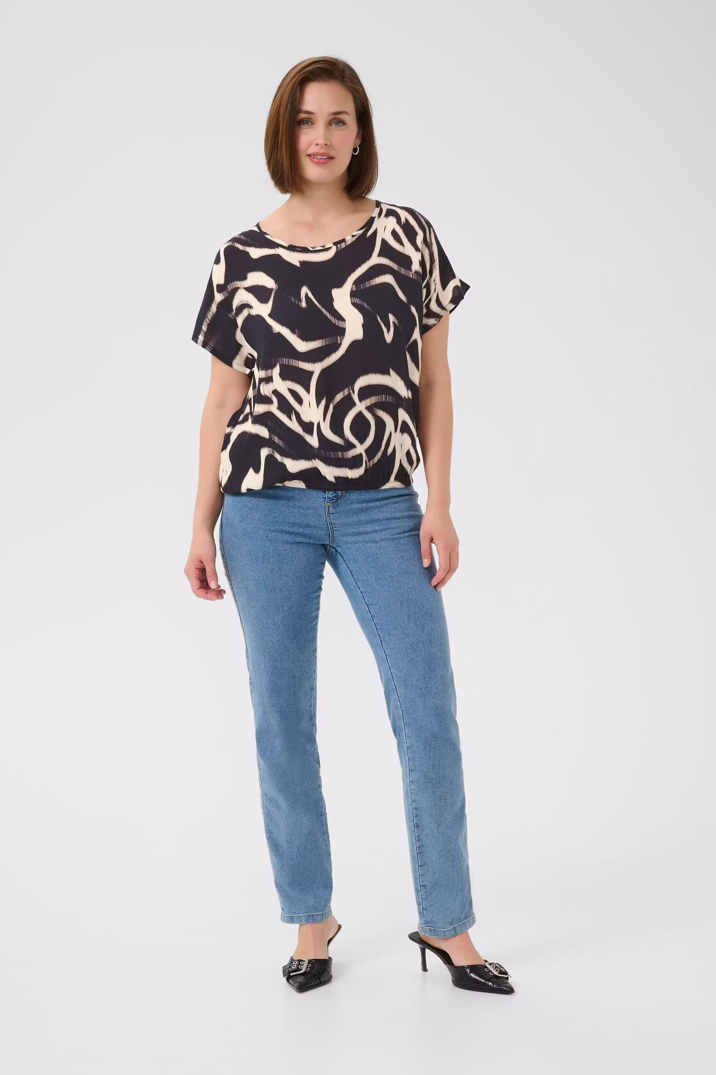 KAbeathe Top LOOKBOOK FRONT 10508896-107701