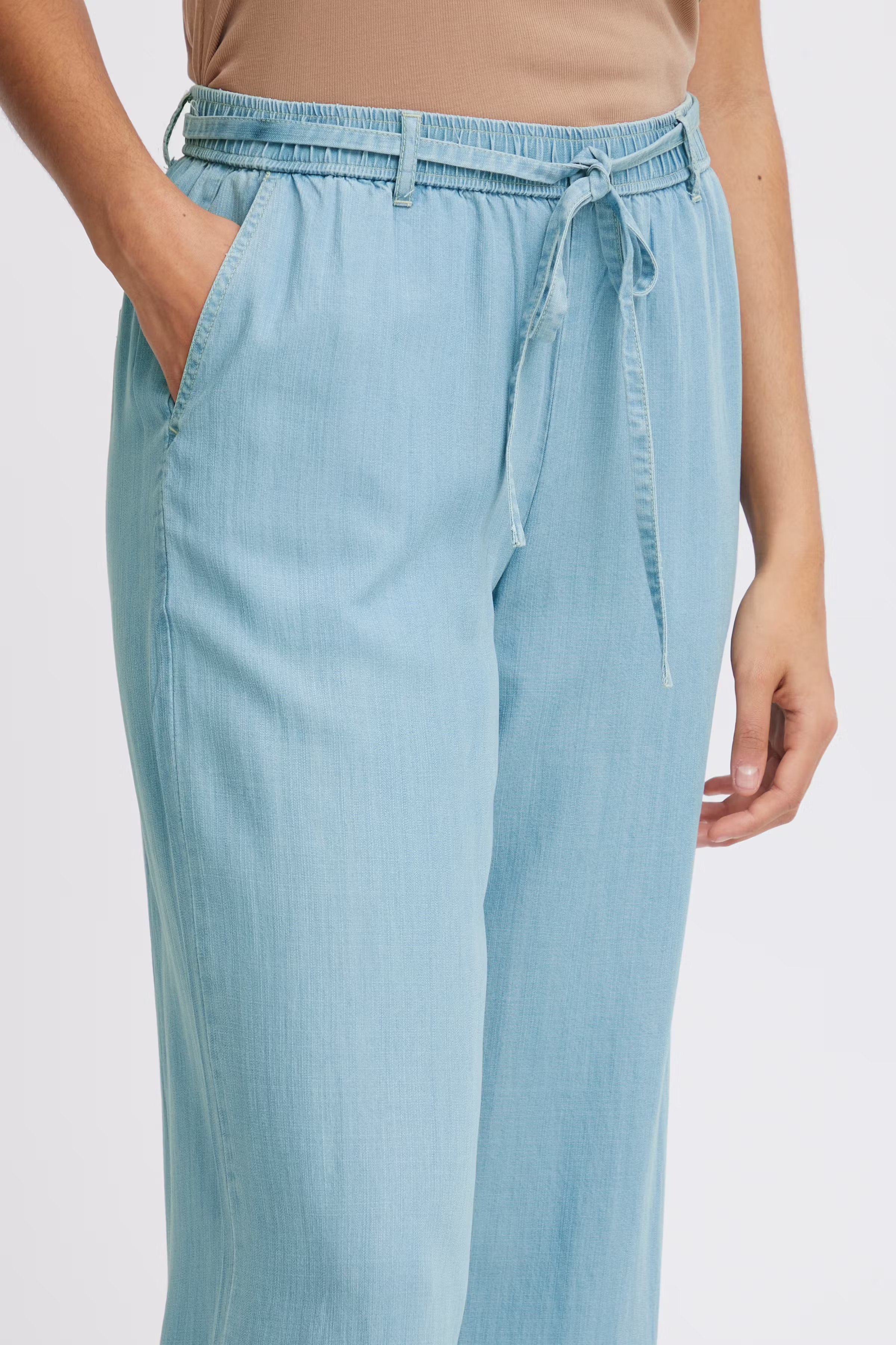BYLANA Bukser LOOKBOOK DETAIL 20814504-200460