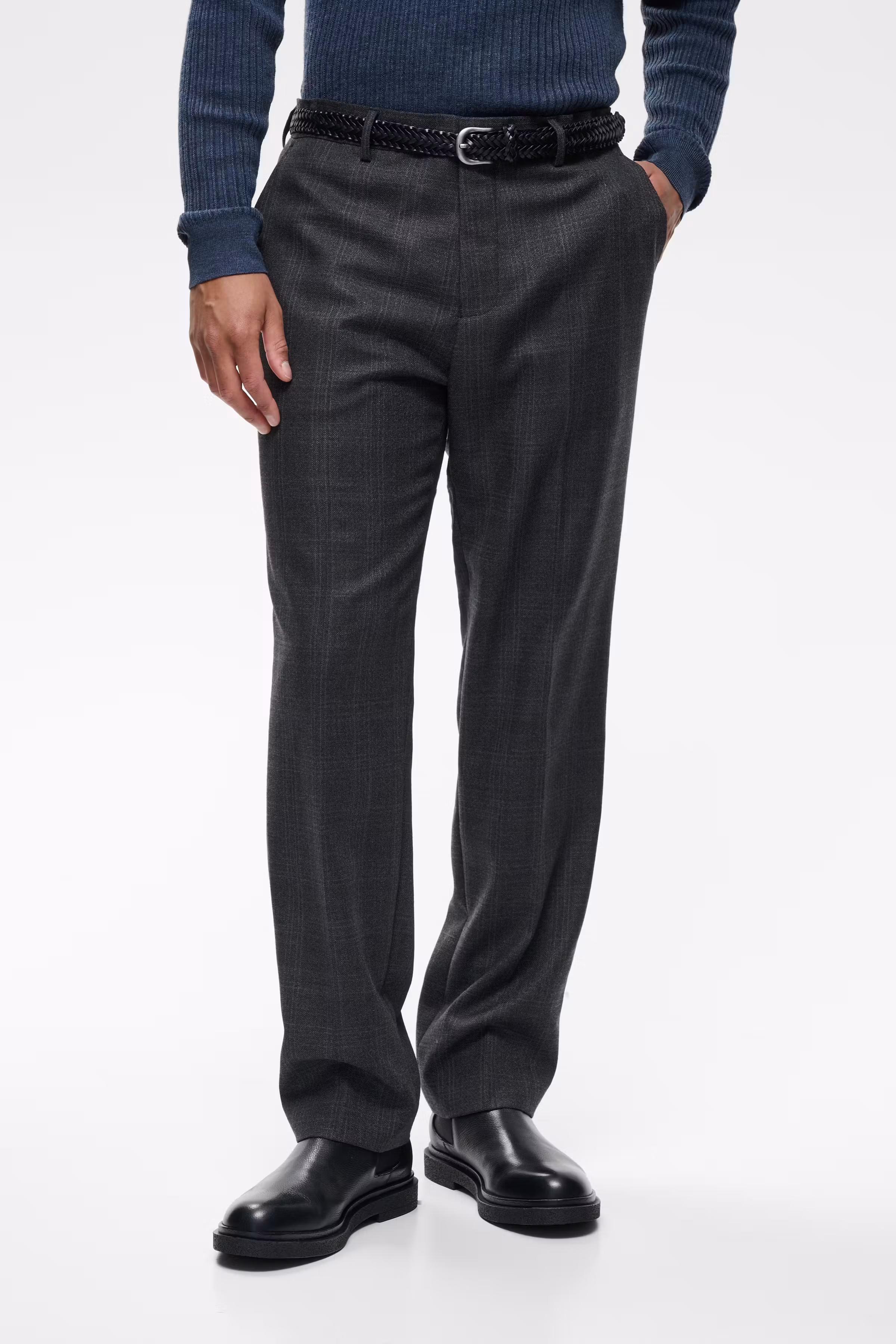 MAwesley Bukser LOOKBOOK FRONT 30209297-300270