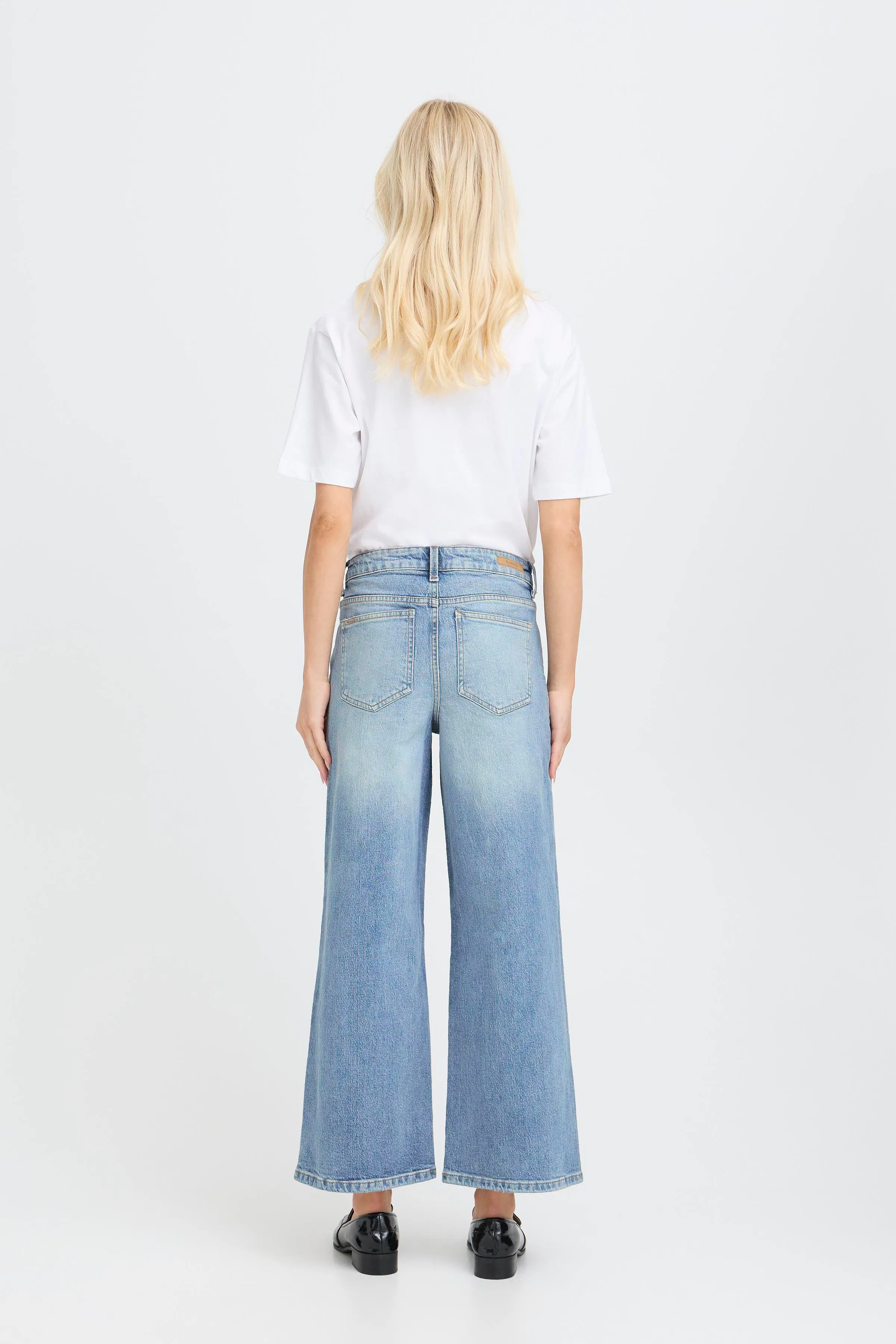BYKYJLA Jeans LOOKBOOK BACK 20816171-200461