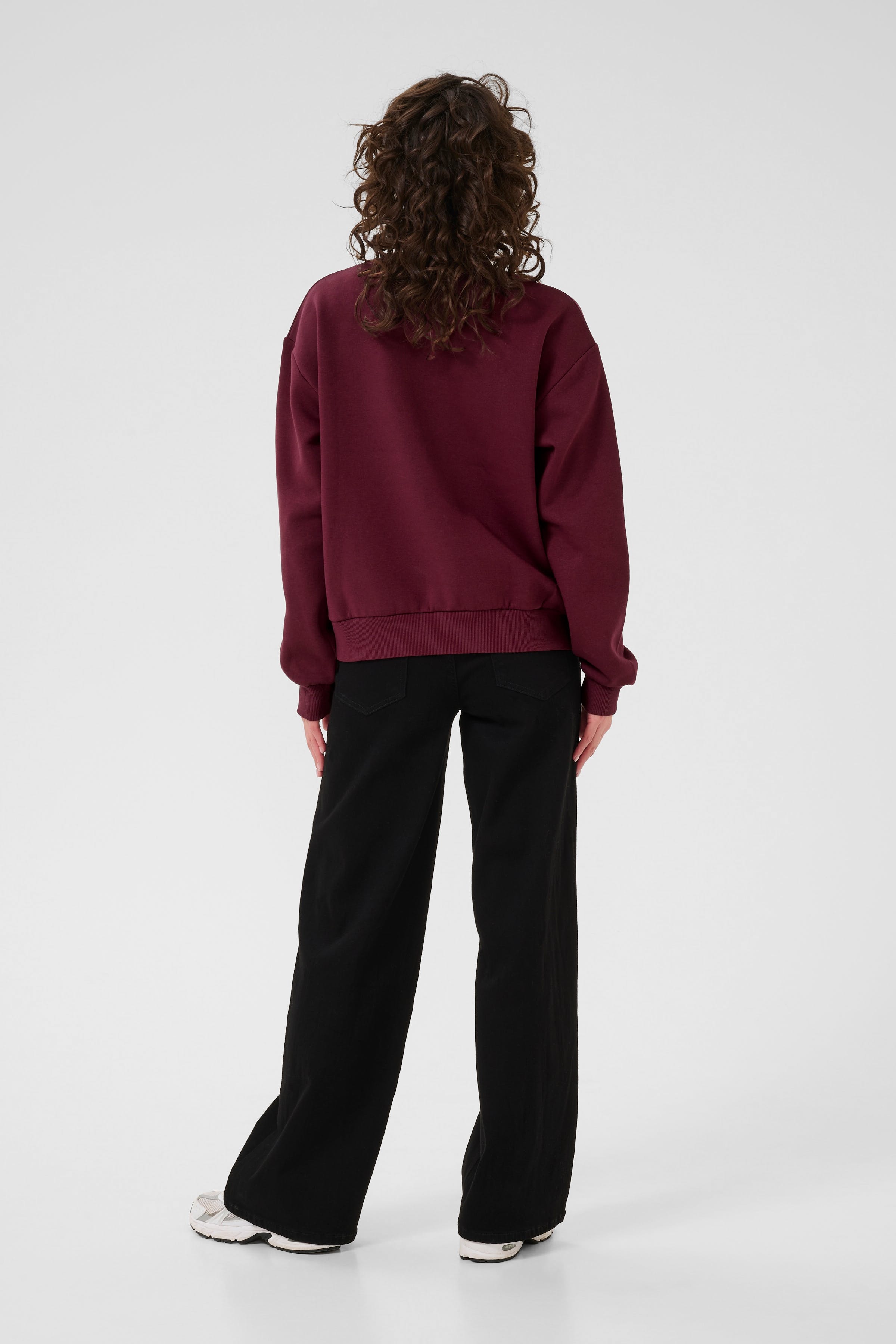 KAelenora Sweatshirt LOOKBOOK BACK 10510672-108314