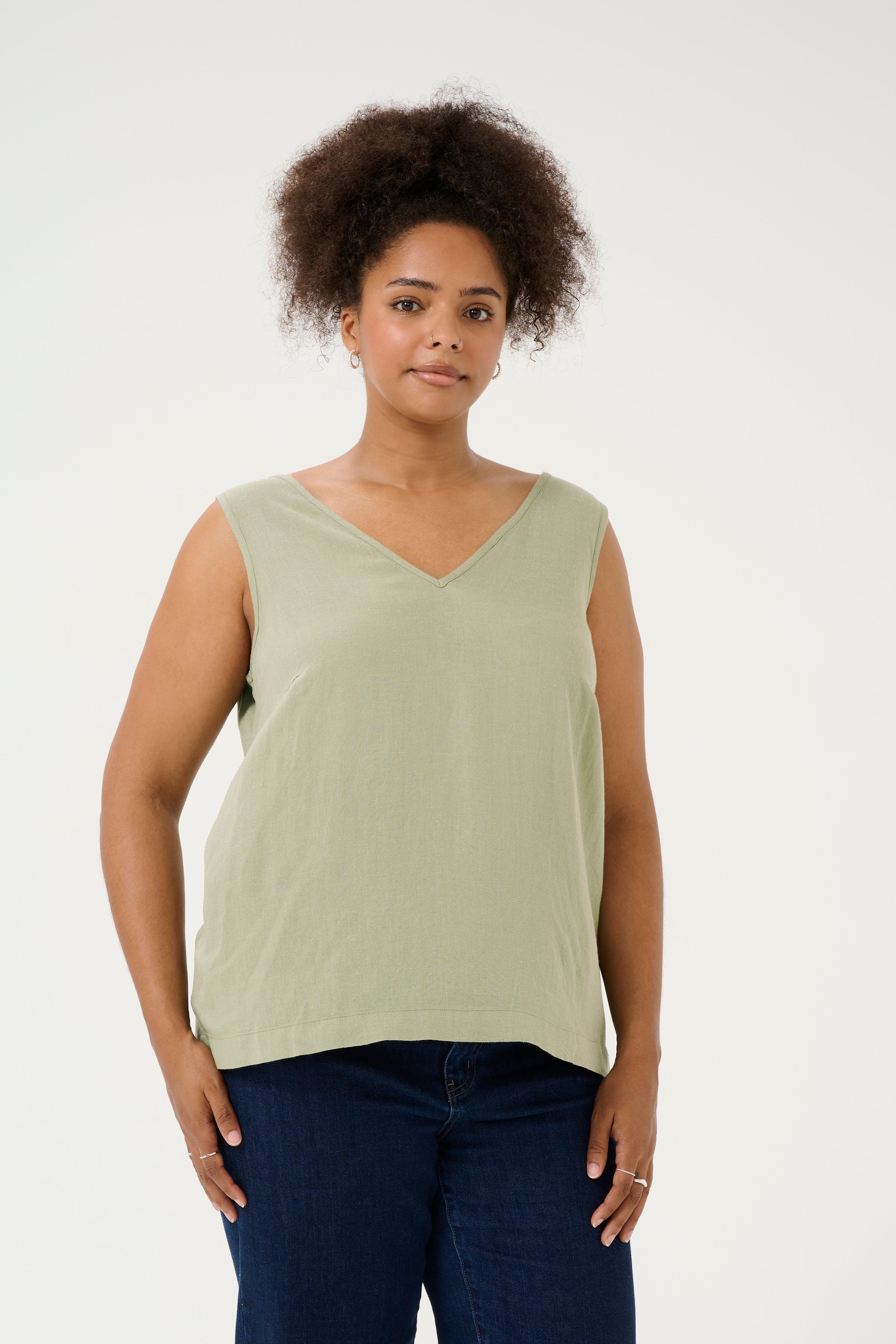 KCmille Linen Top LOOKBOOK FRONT 10582216-170115