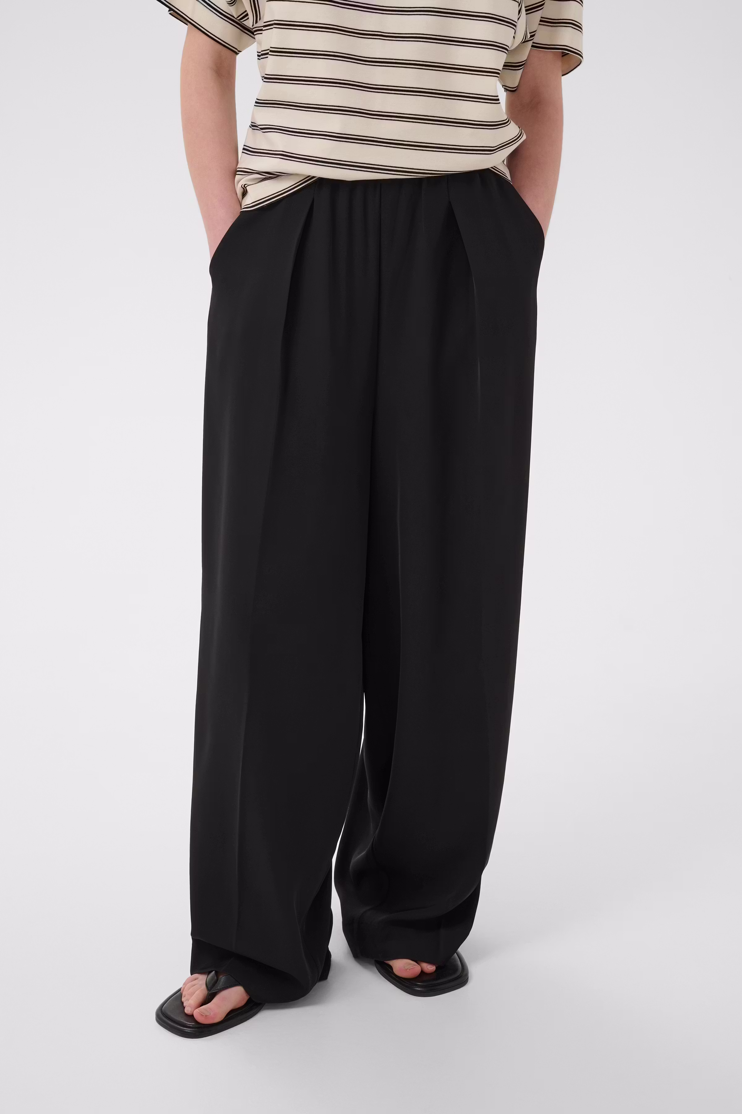 QAILEYIW Trousers LOOKBOOK FRONT 30112671-194008