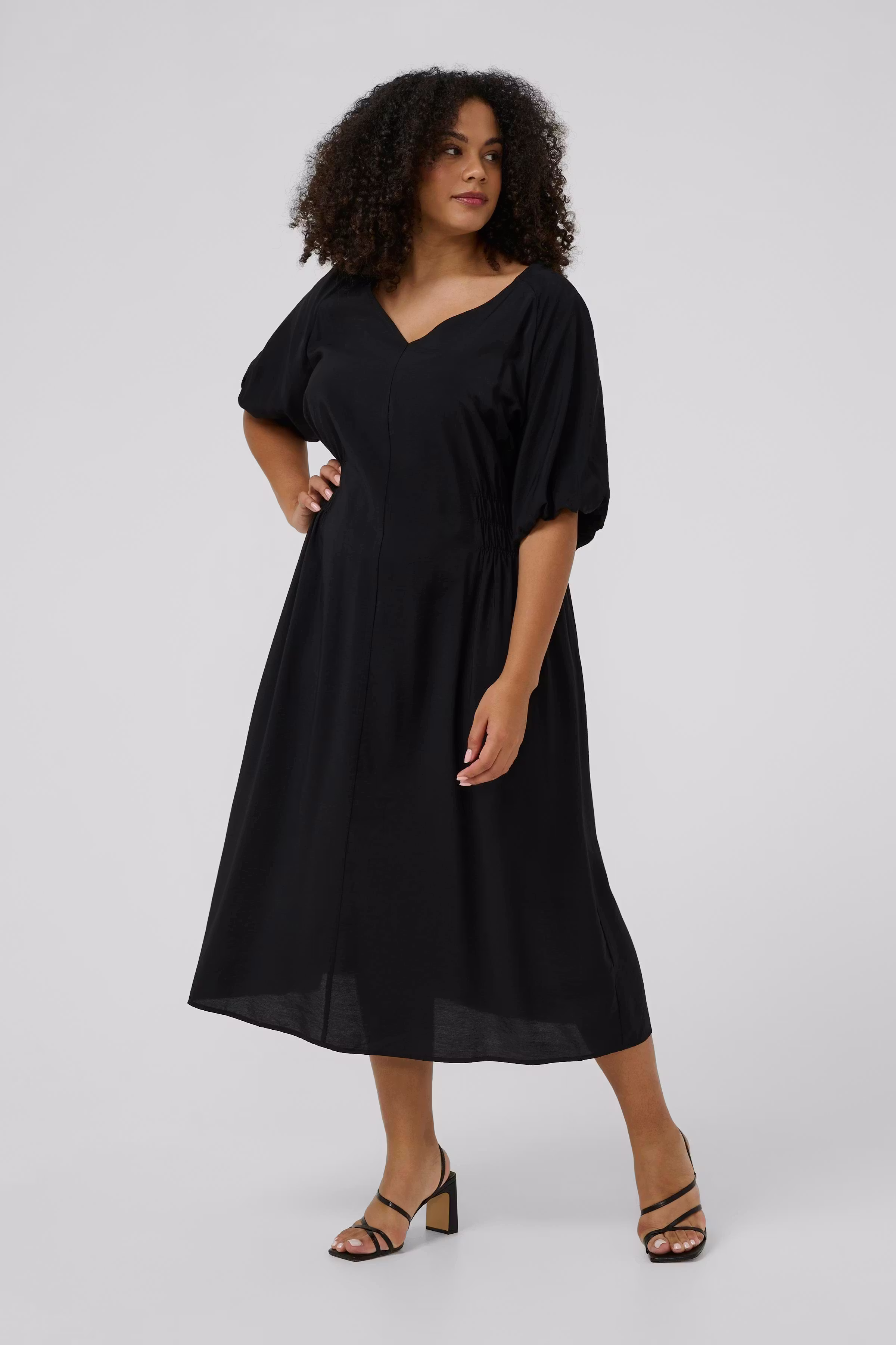 KCneela Dress LOOKBOOK FRONT 10584051-100121