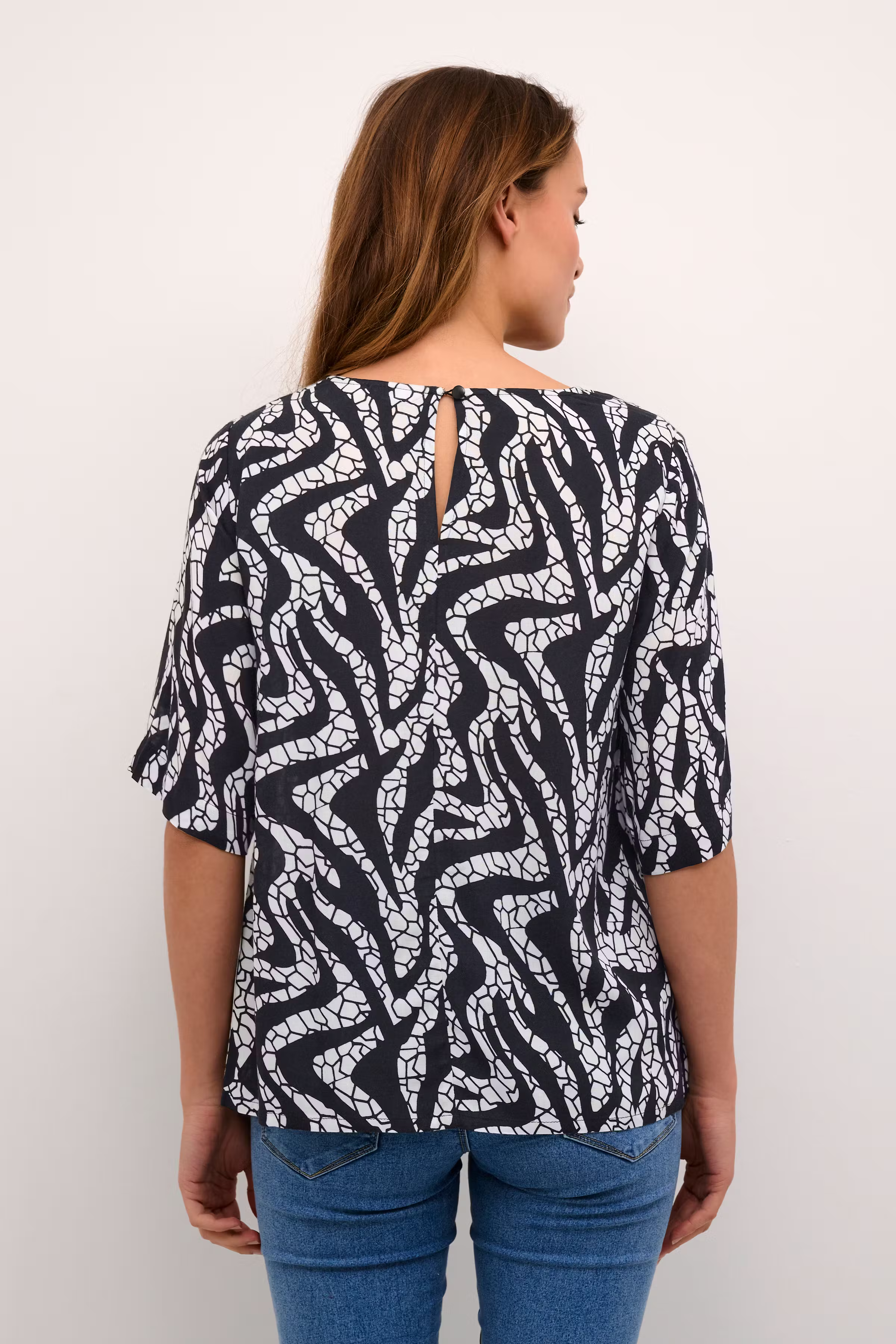 BPzelina Bluse LOOKBOOK BACK 10590648-105765B