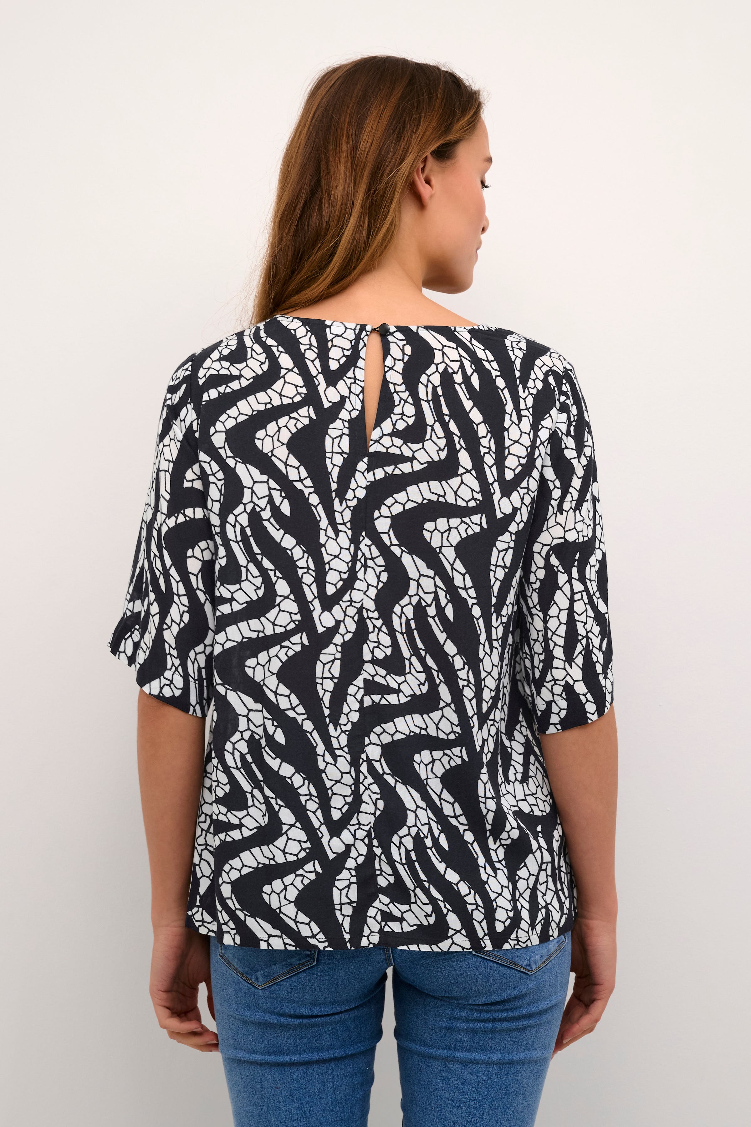 BPzelina Bluse LOOKBOOK BACK 10590648-105765B