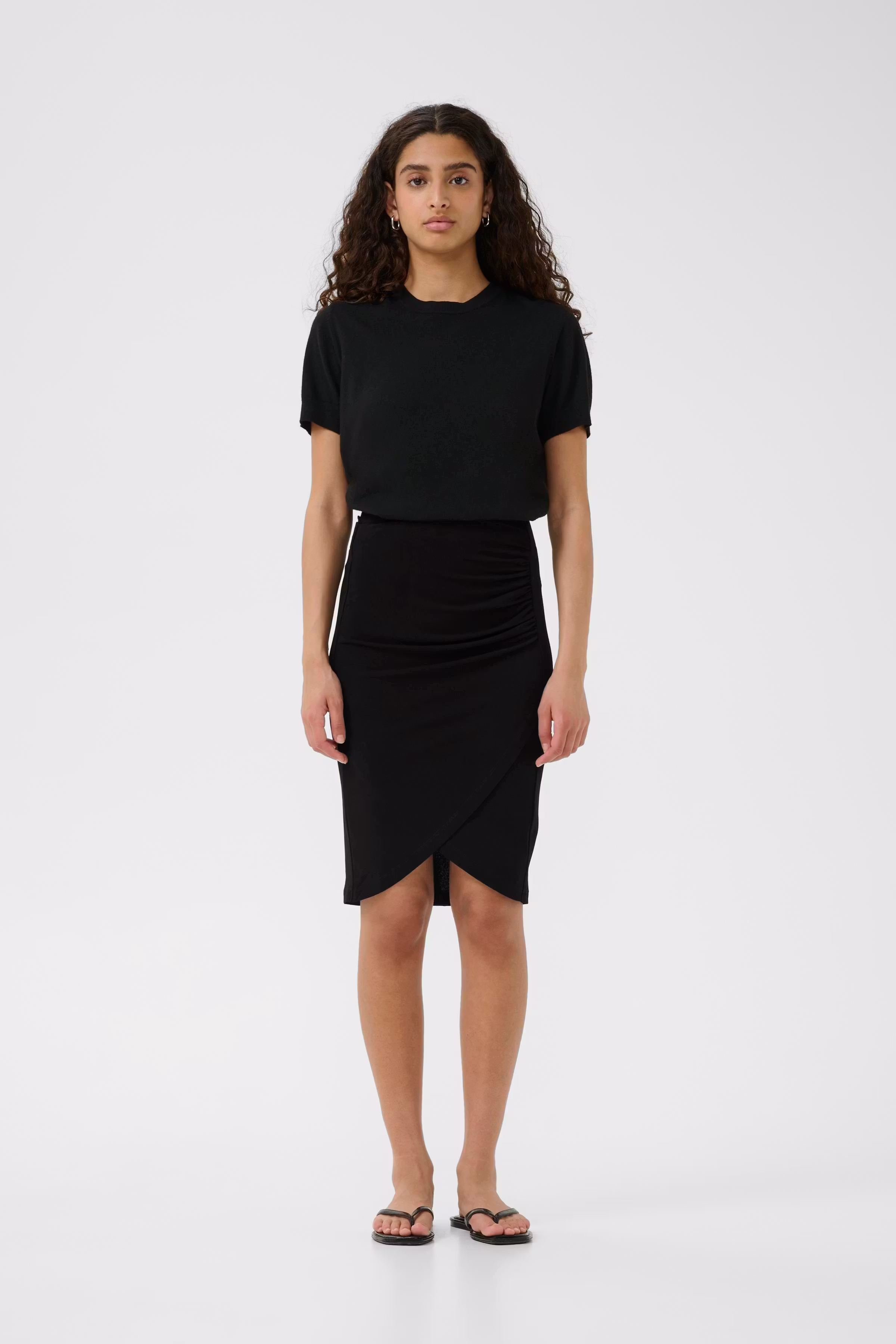 AlyciaIW Skirt LOOKBOOK FRONT 30110401-194008
