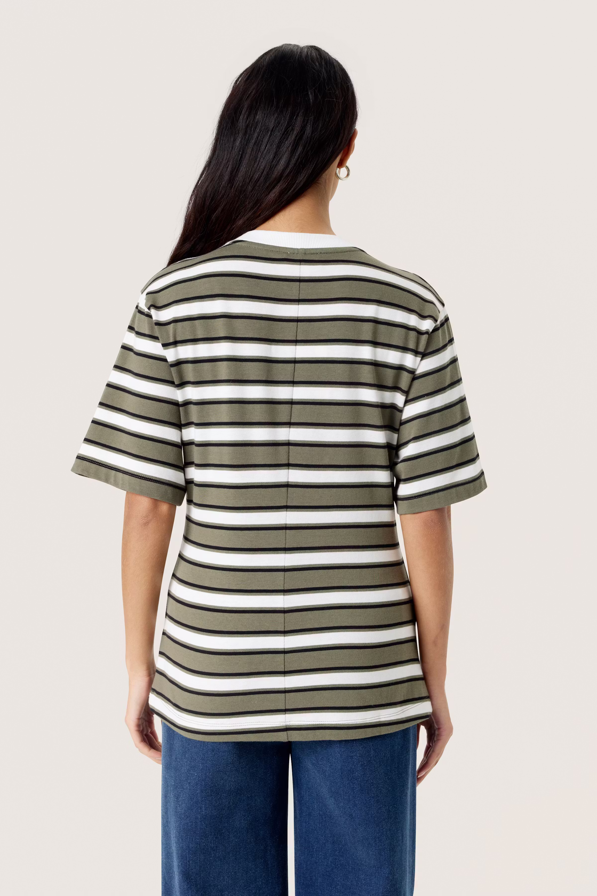 SLNeo T-shirt LOOKBOOK BACK 30408415-303936