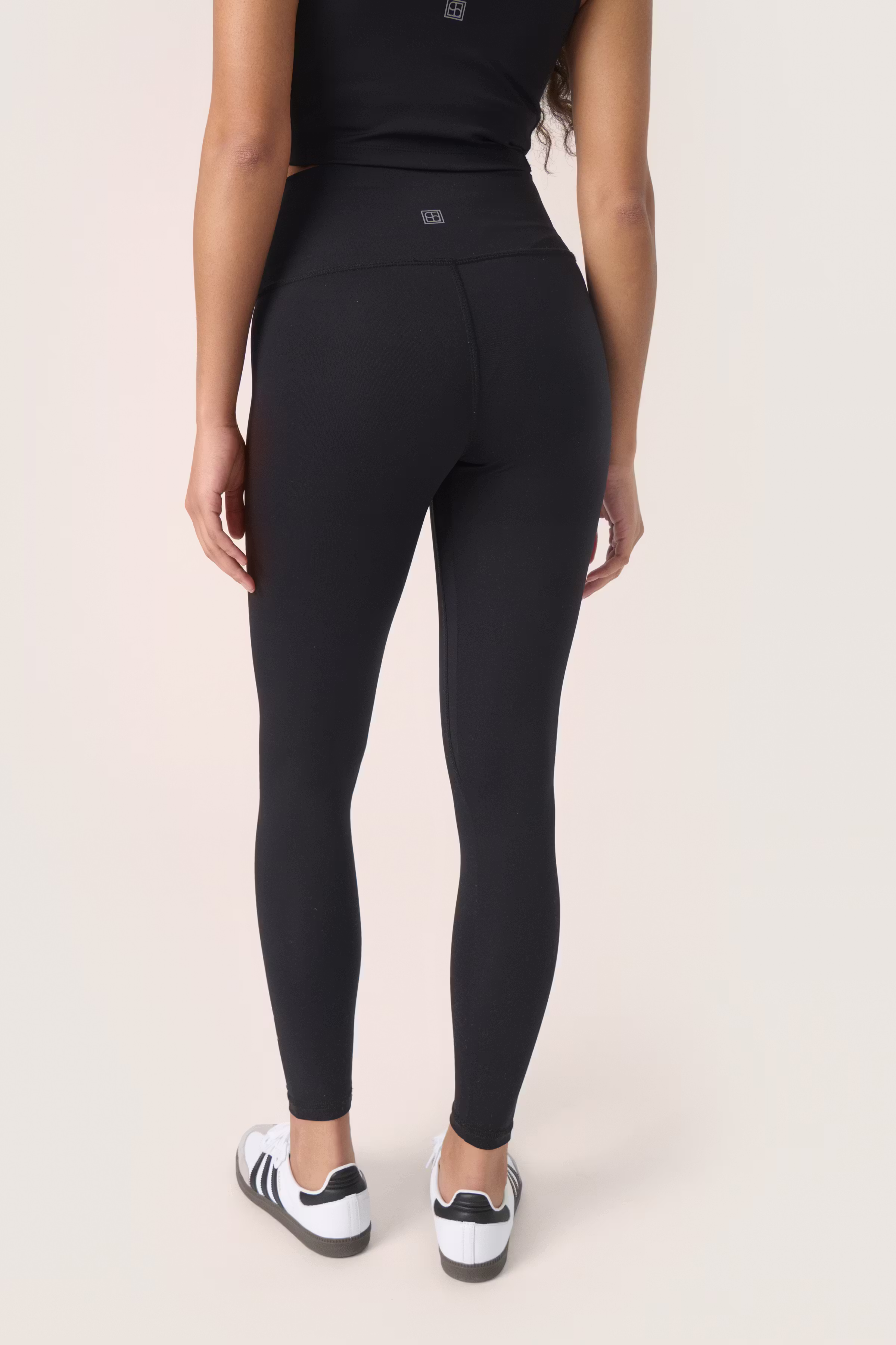 SLAlura Workout Tights LOOKBOOK BACK 30407861-194008