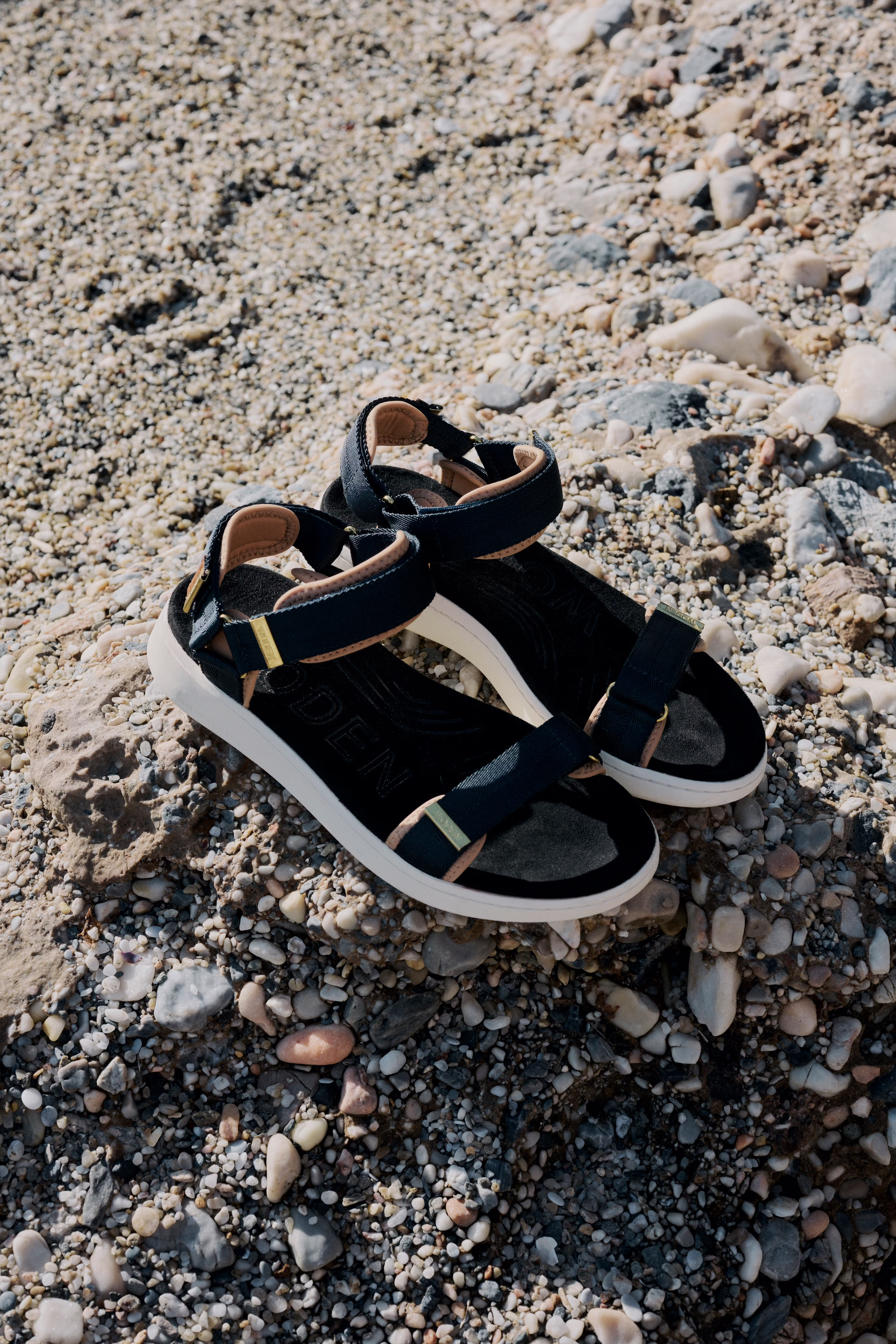 Line Sandal LOCATION NONE 40550696-400323