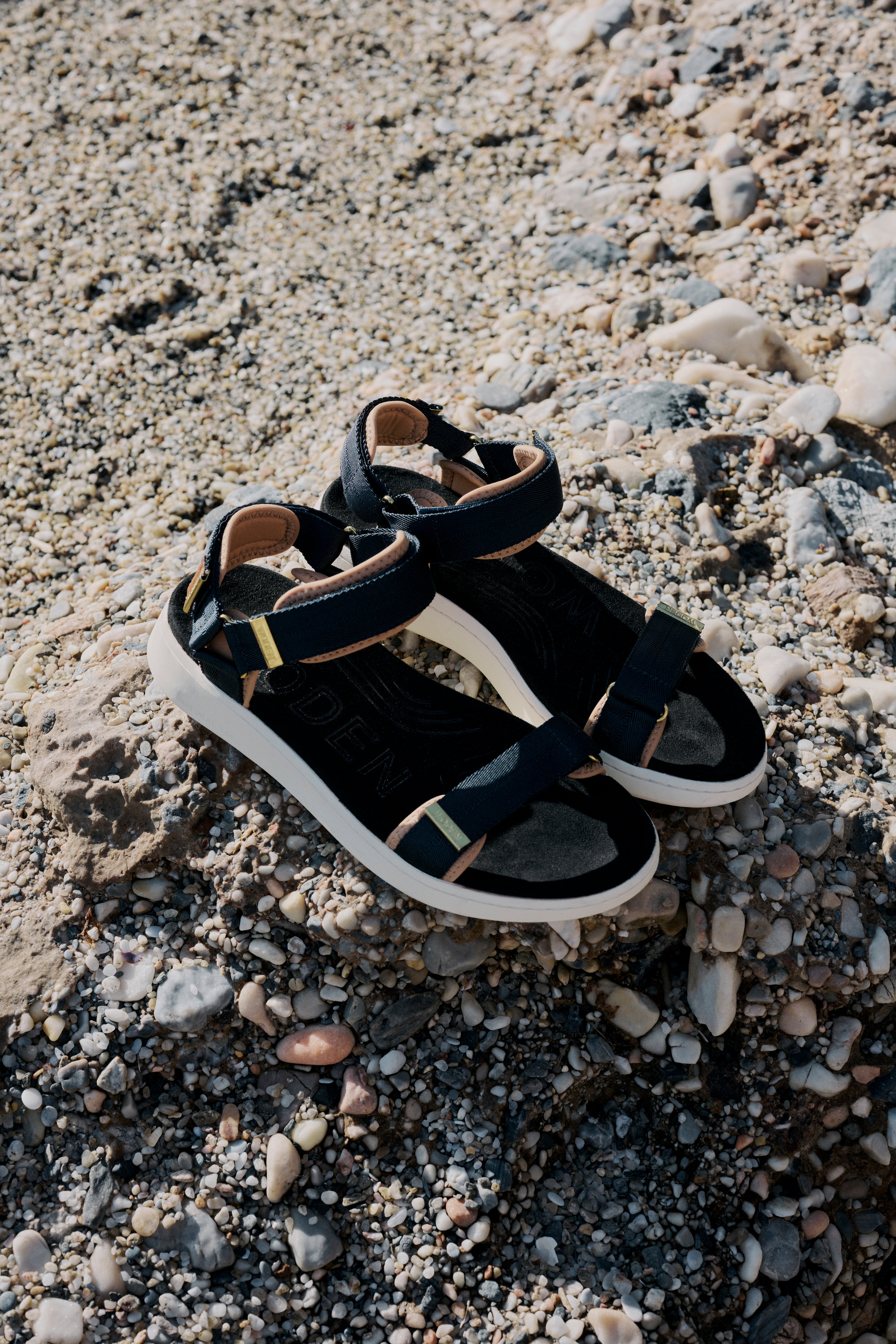 Line Sandal LOCATION NONE 40550696-400323