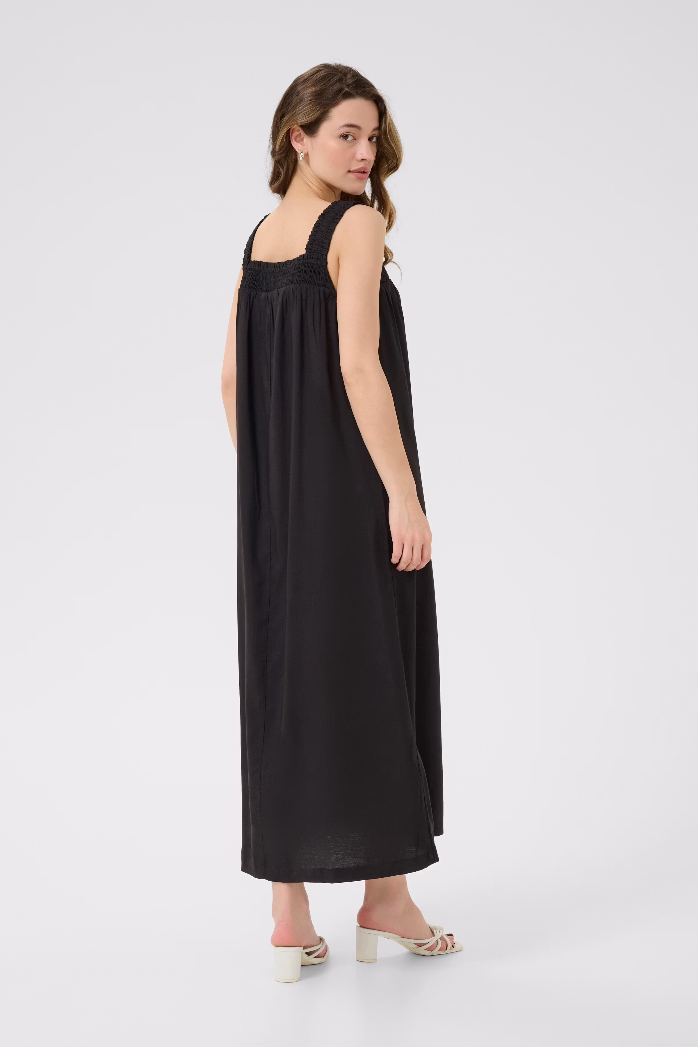 BPjuliana Klänning LOOKBOOK BACK 10590911-100121B