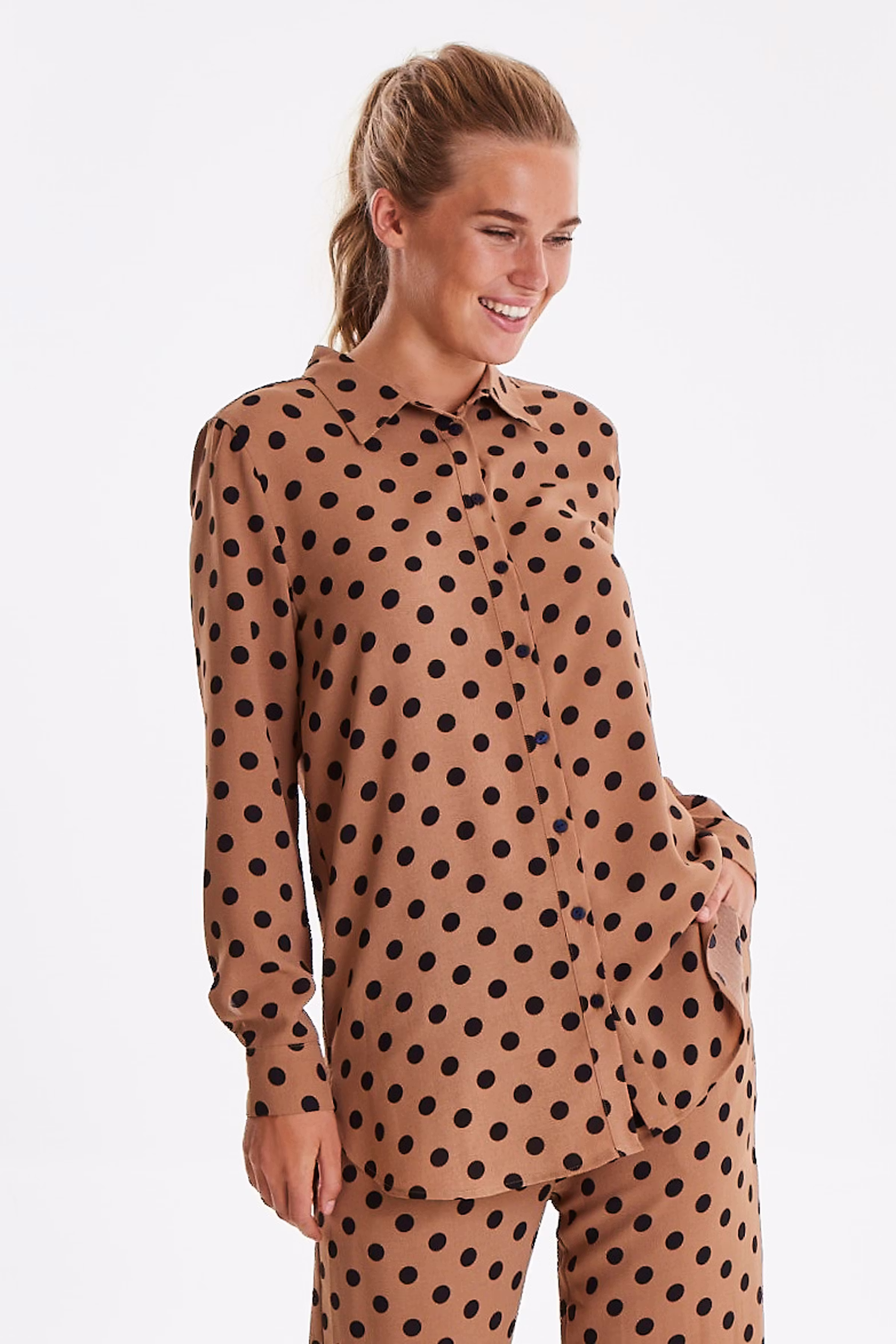 BXHinna Skjorte LOOKBOOK FRONT 20808398-80184