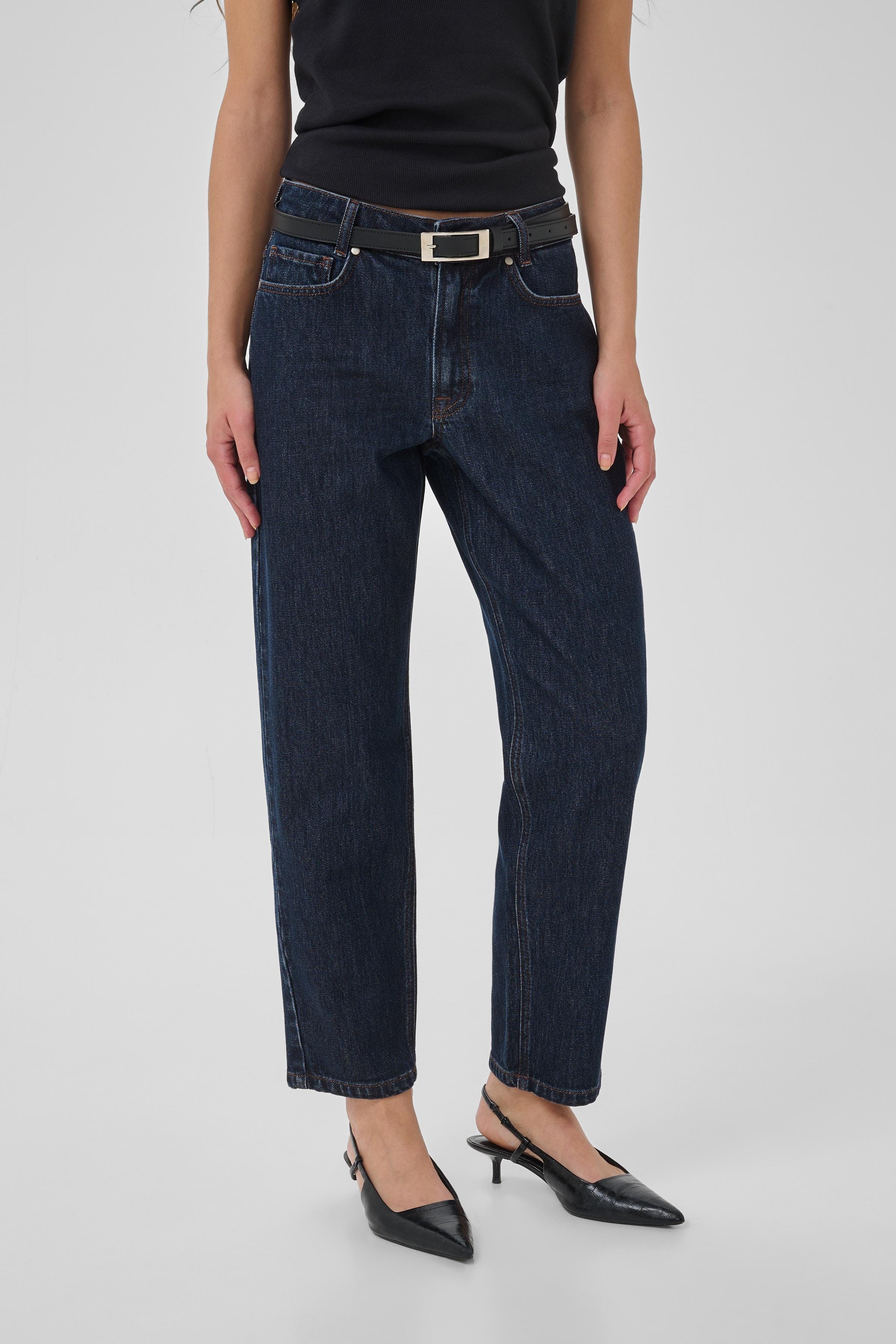 04 THE MOMMY HIGH TAPERED JEANS LOOKBOOK FRONT 10704537-100067