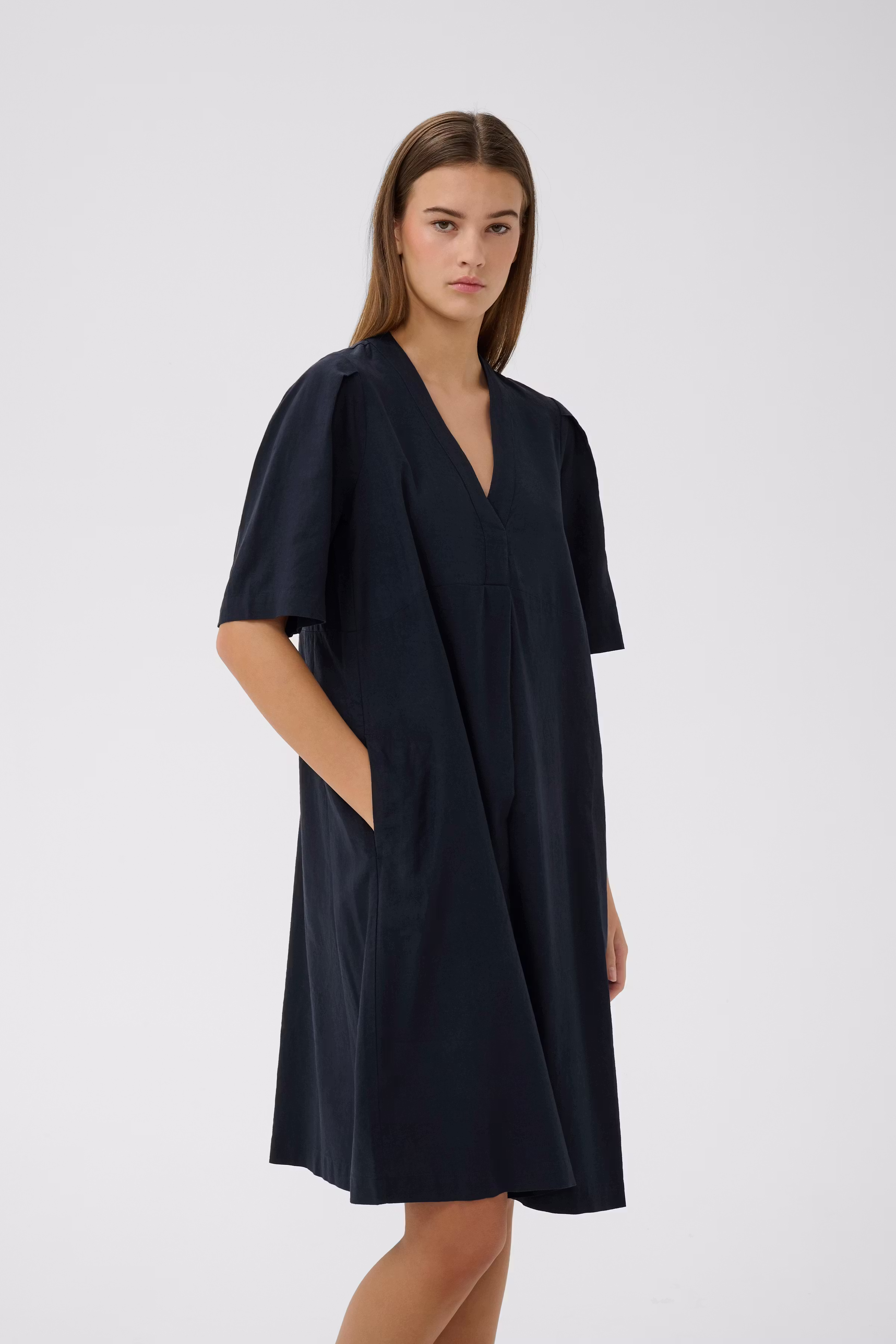 EllieIW Linnen Dress LOOKBOOK FRONT 30109316-300005