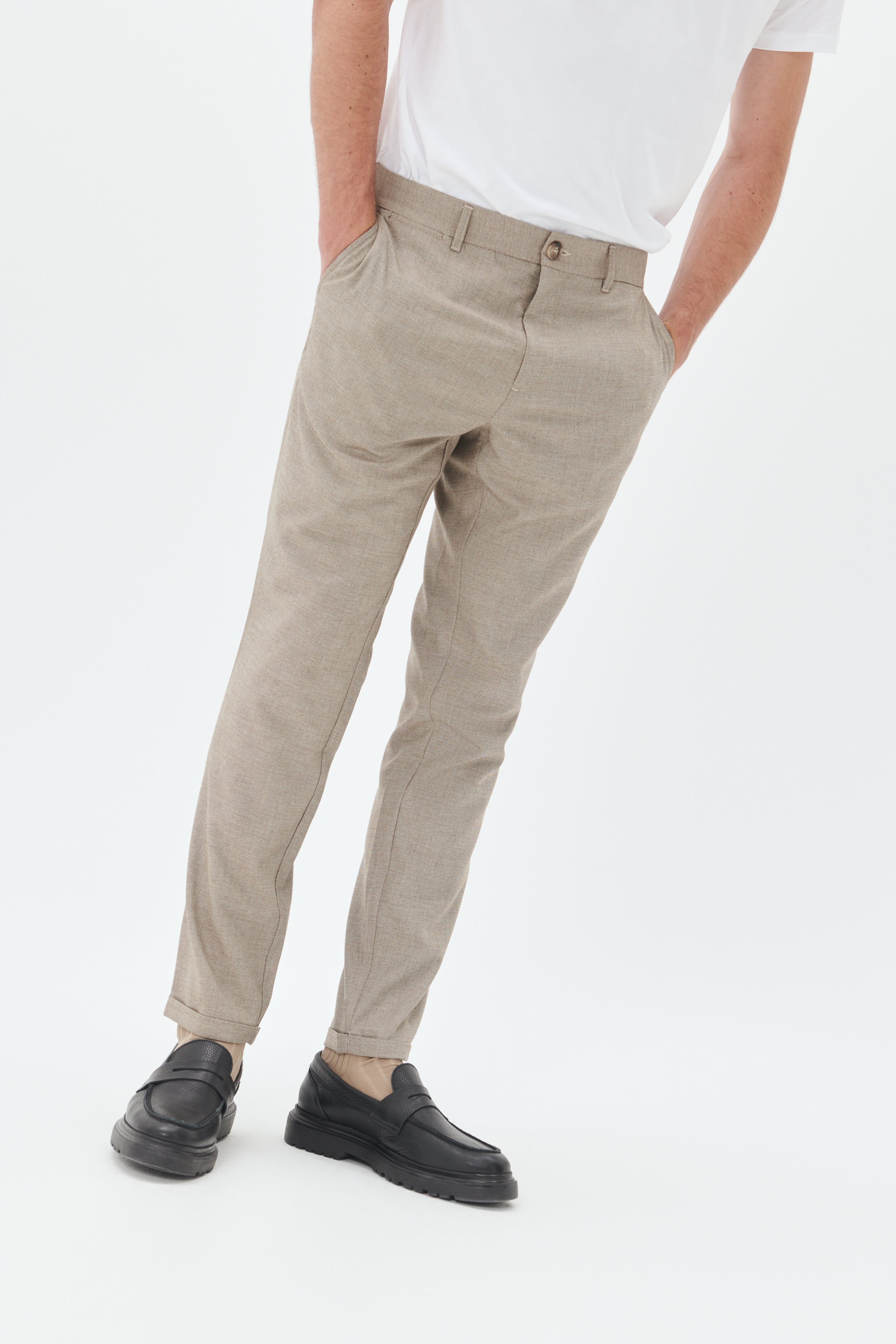 MAliam Bukser LOCATION NONE 30207402-1711081