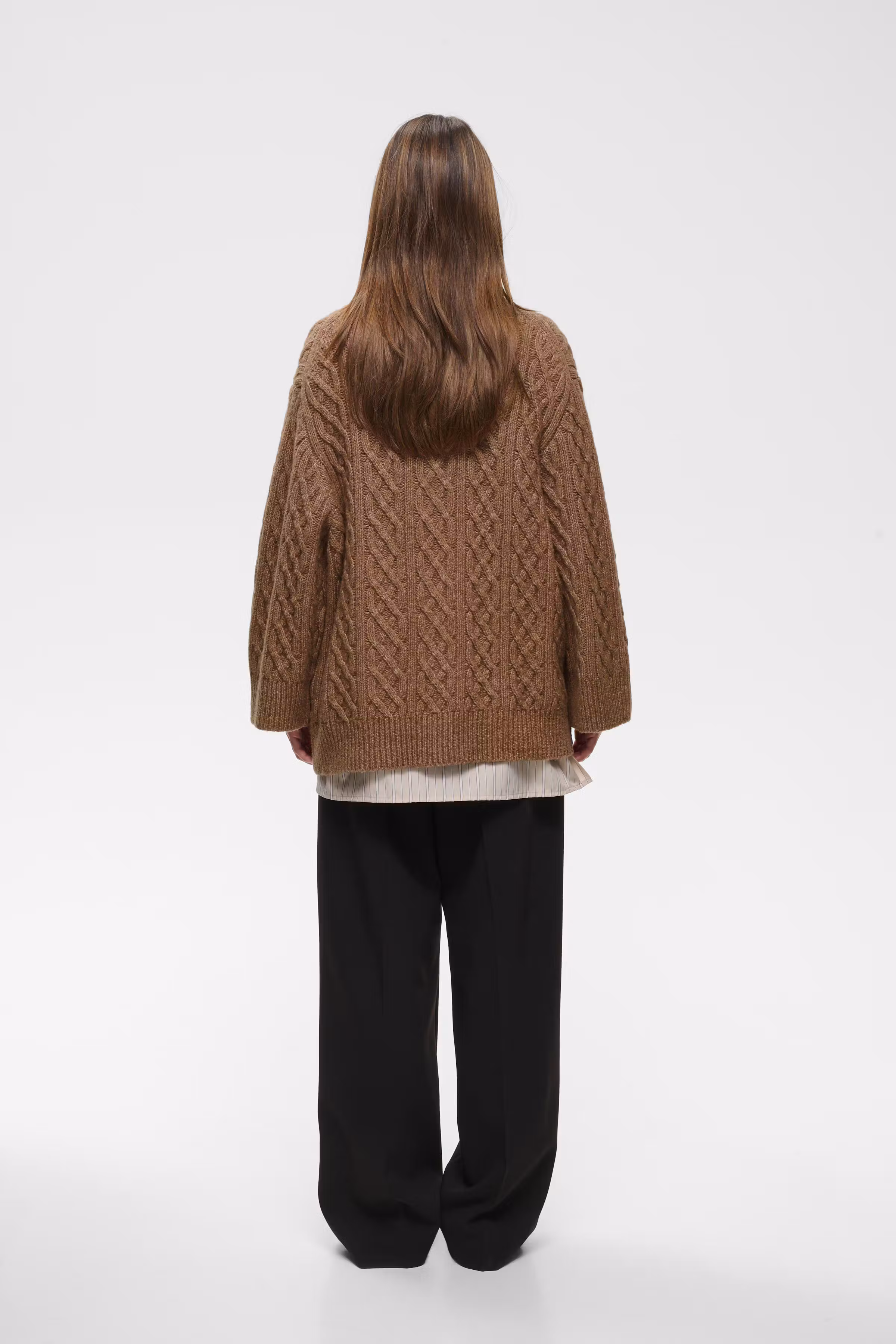 TAIEIW Cardigan LOOKBOOK BACK 30112934-171327