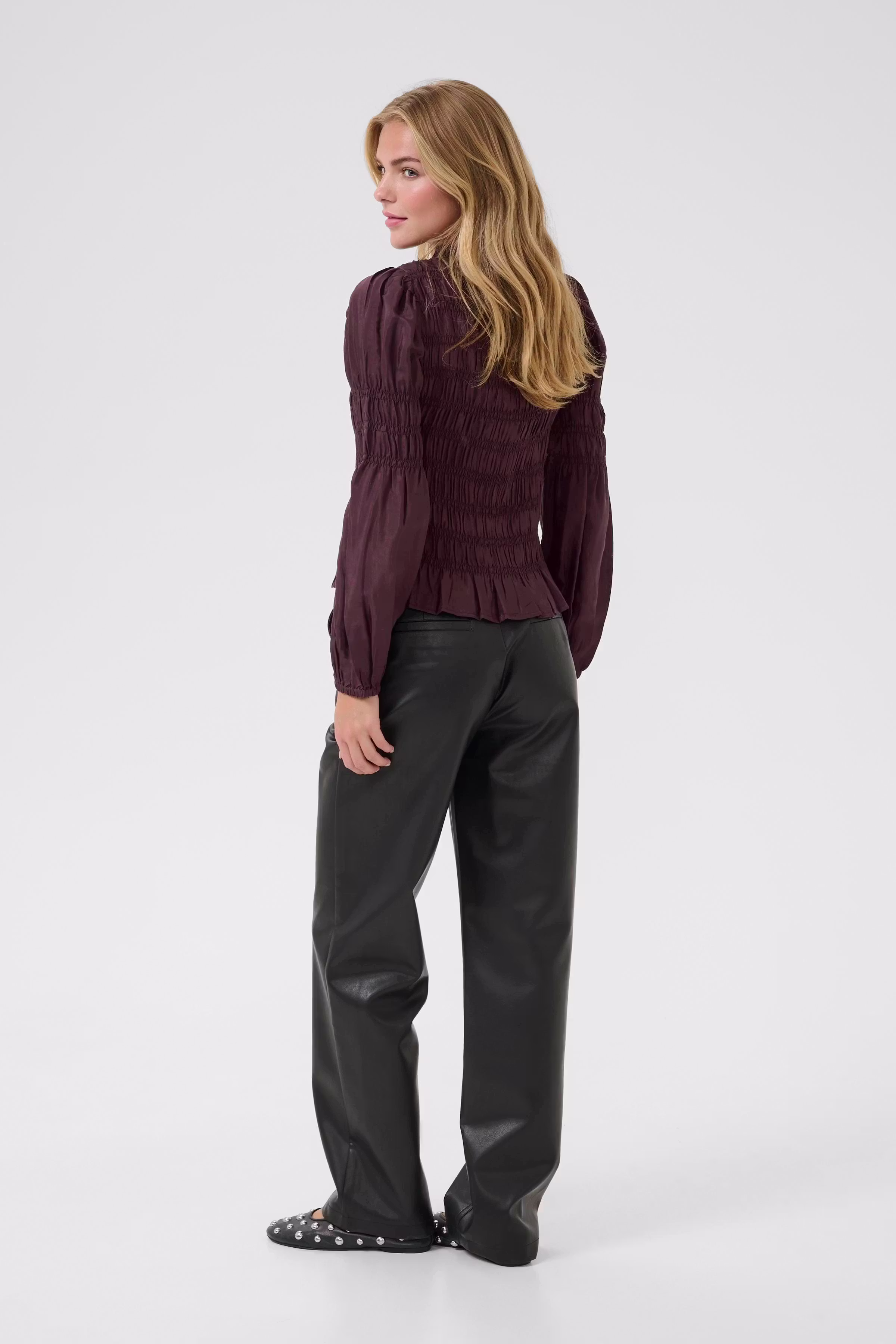 CRHenva Blouse LOOKBOOK BACK 10607869-191110