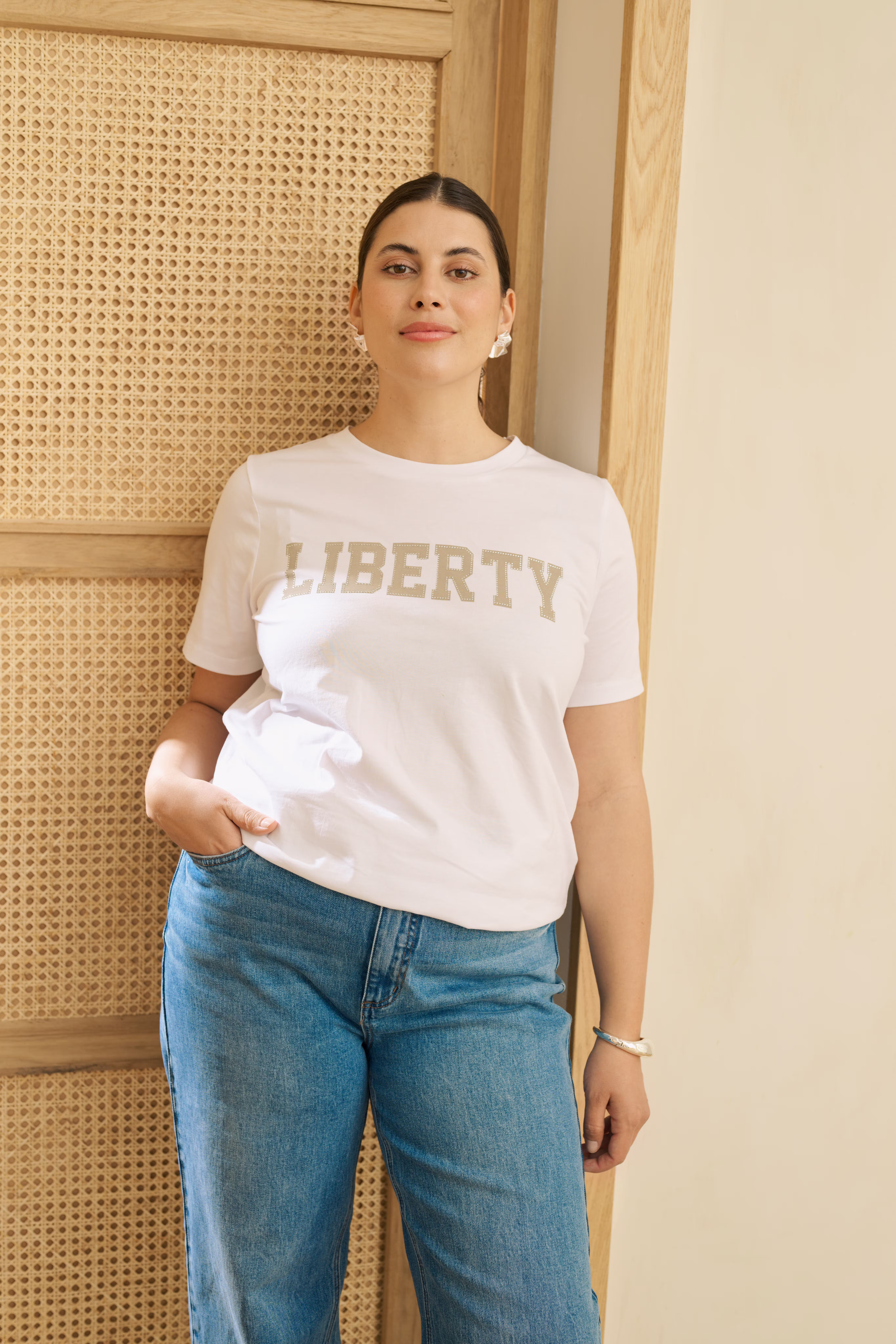 KCjune T-shirt LOCATION NONE 10583916-110601