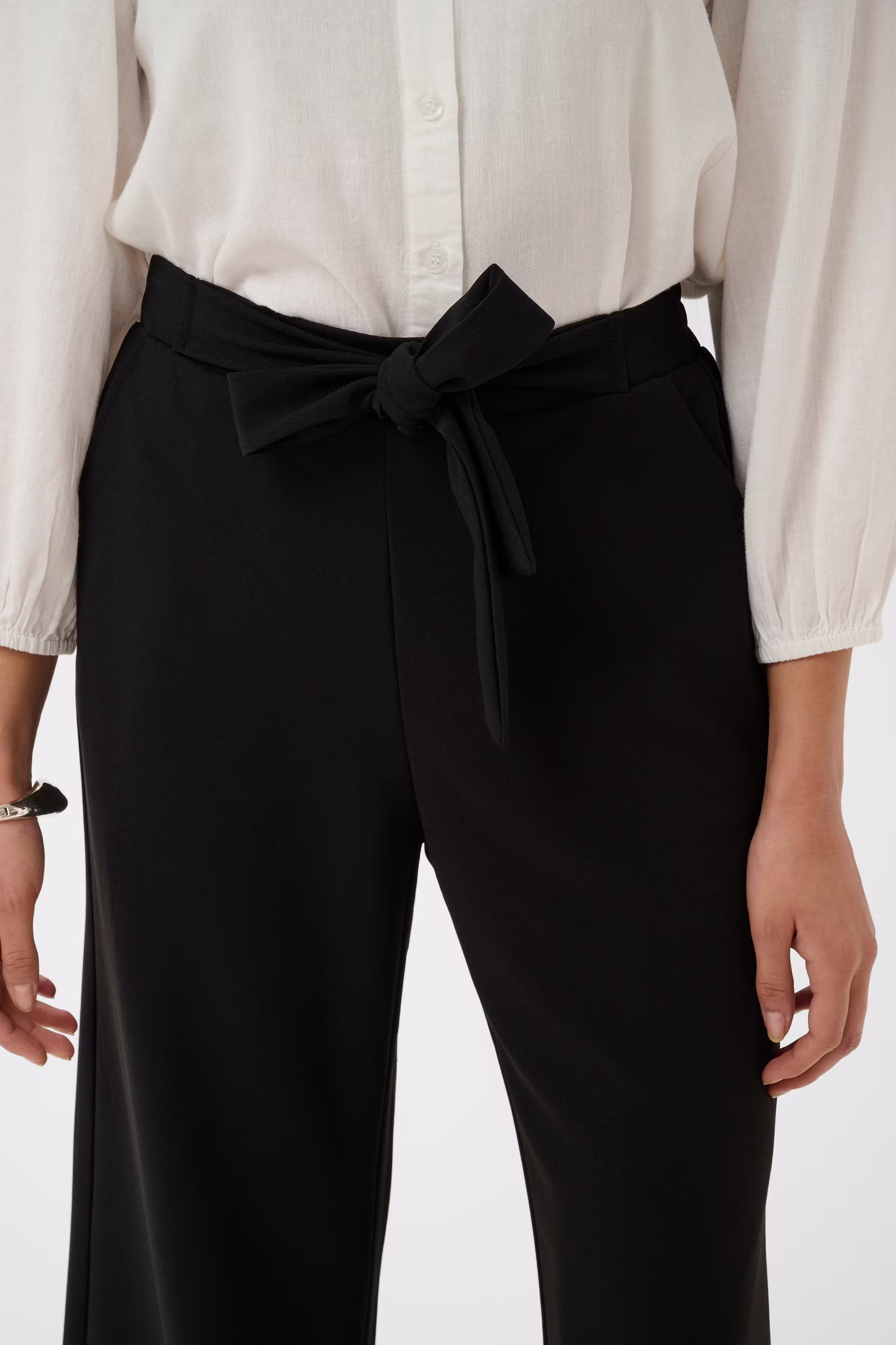 KAphoebe Hose LOOKBOOK DETAIL 10511244-100121