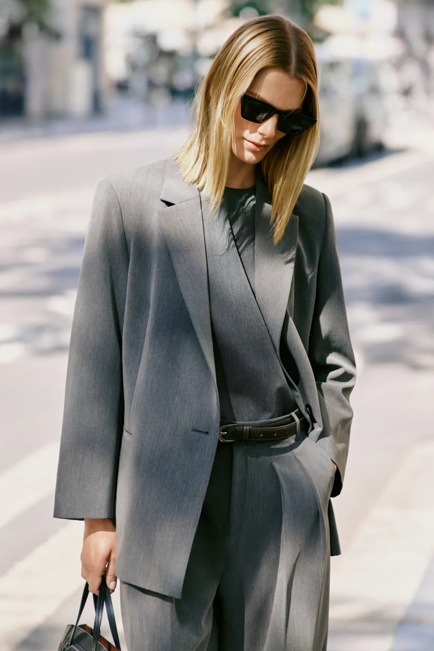 COLEIW Blazer LOCATION NONE 30112885-1911091