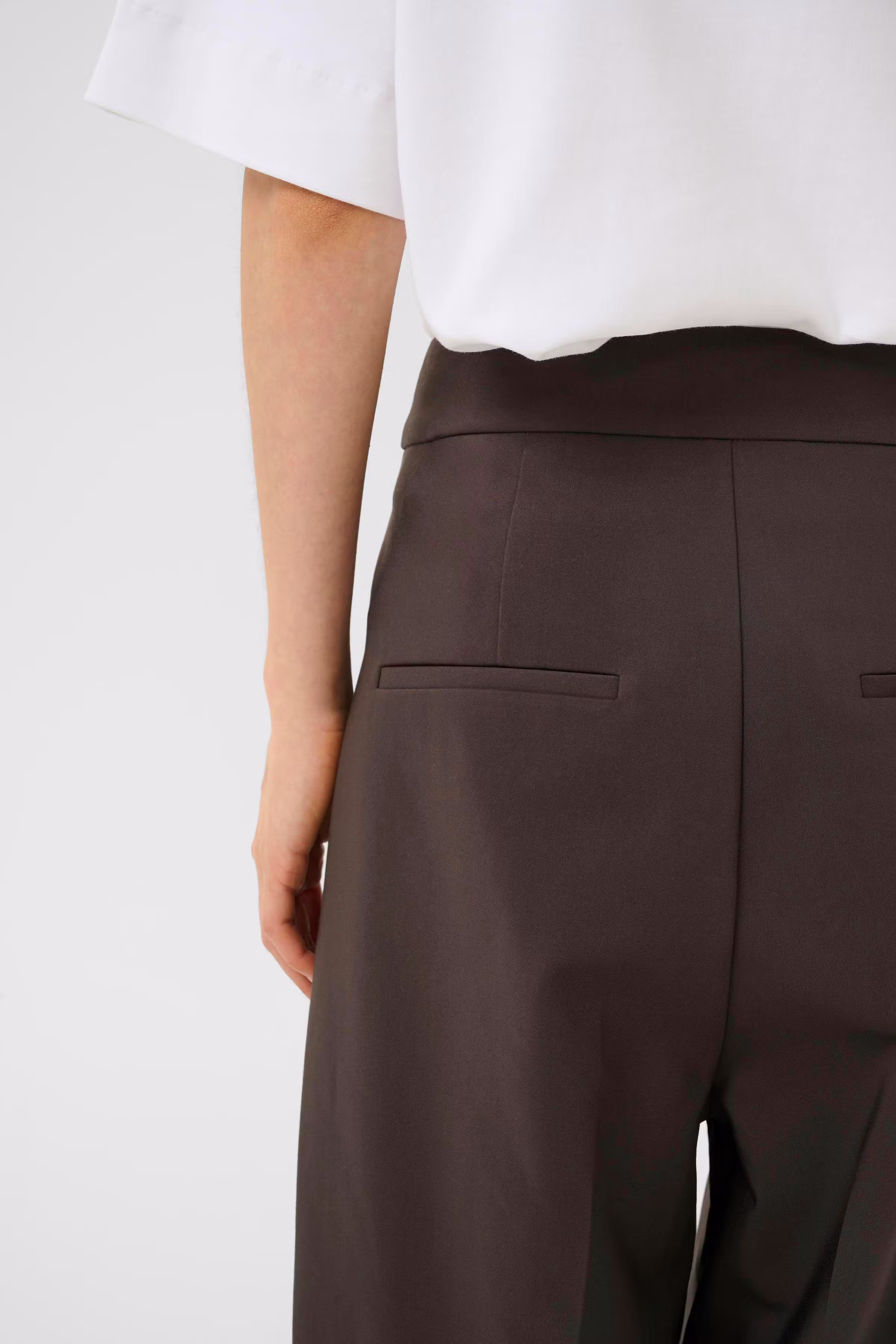 ZellaIW Barrel Trousers LOOKBOOK DETAIL 30107207-190910