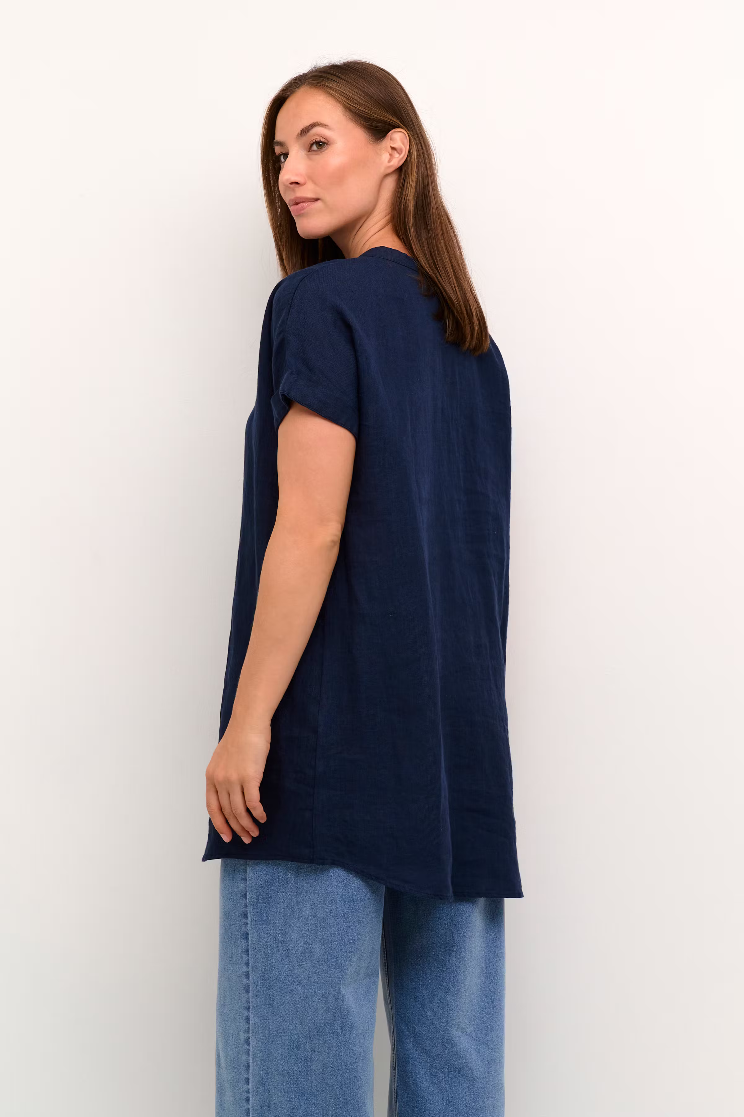 CRBellis Linen tunic LOOKBOOK BACK 10612266-194024