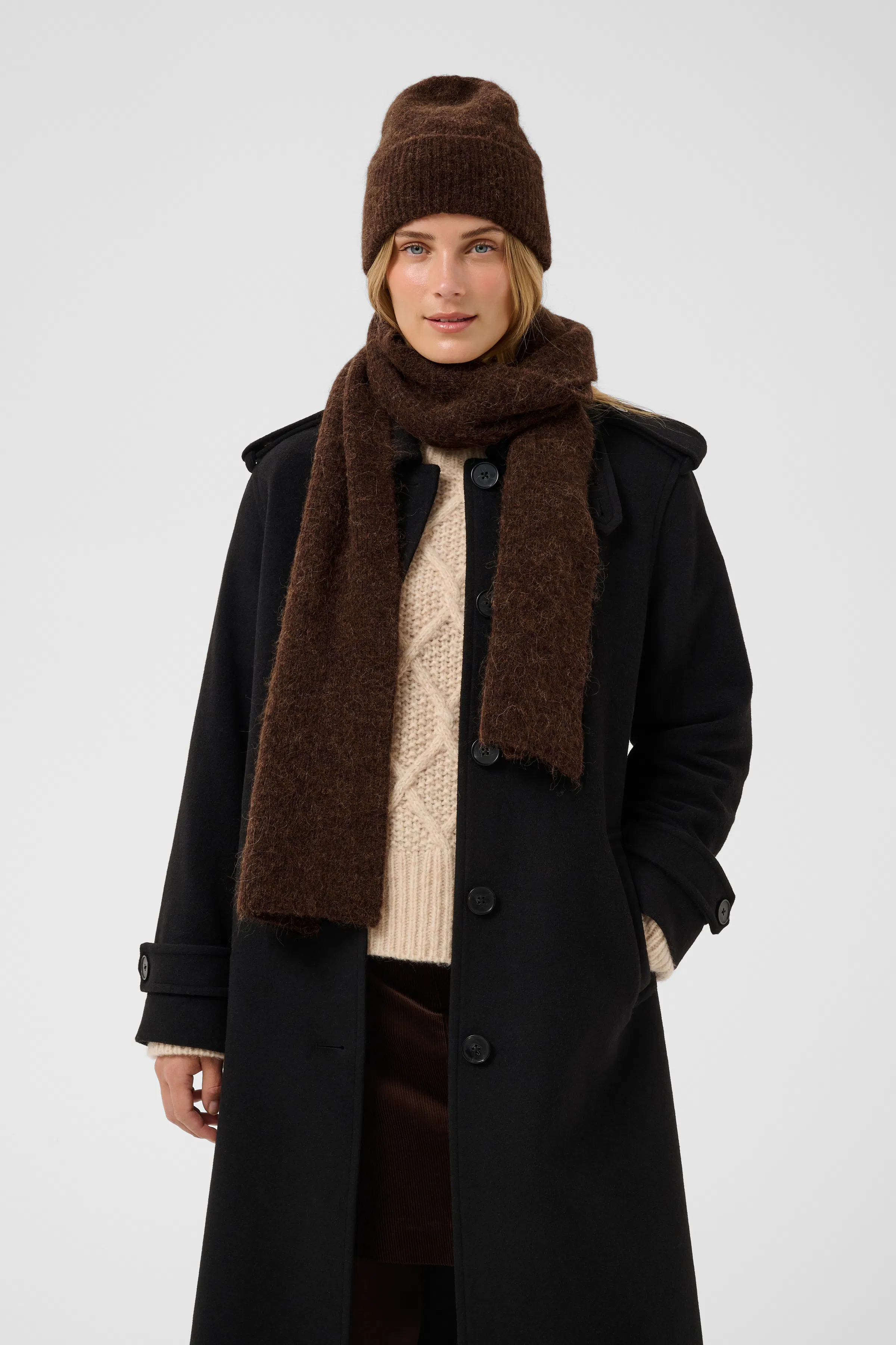 SveaPW Scarf LOOKBOOK FRONT 30310724-1912231