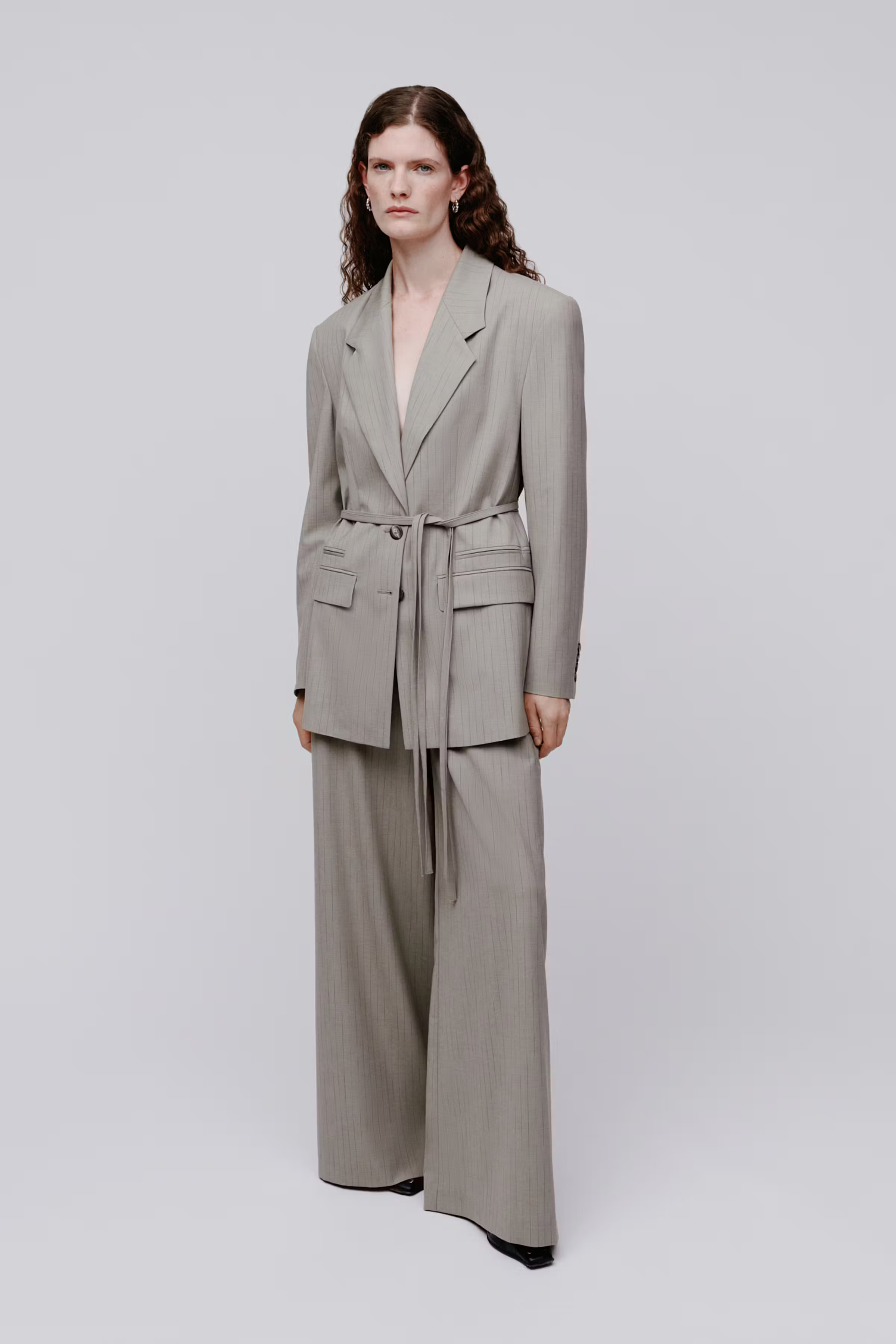 JOCELYN Blazer LOOKBOOK FRONT 30600706-MC2168