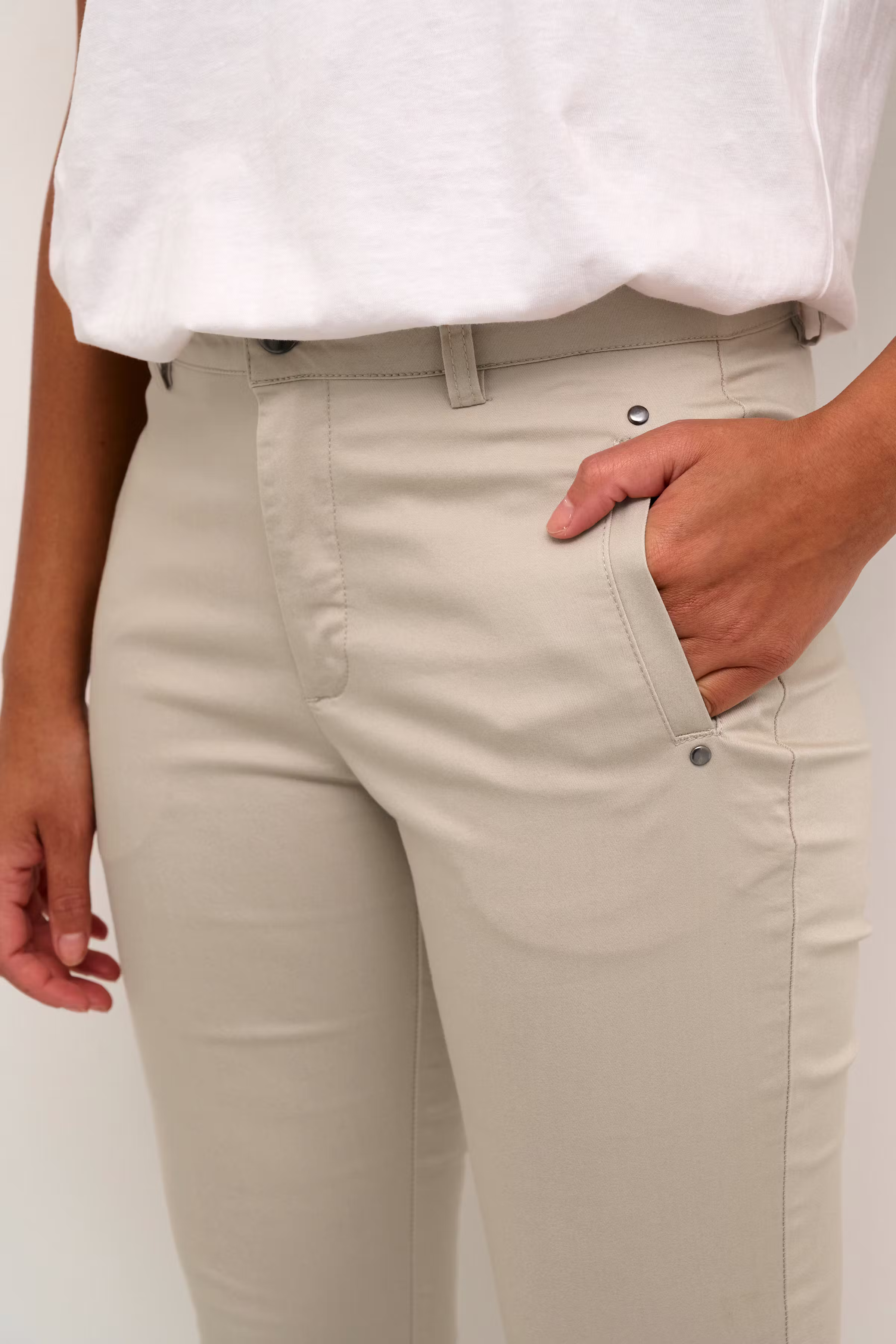 KAlea Bukser LOOKBOOK DETAIL 10508120-151305