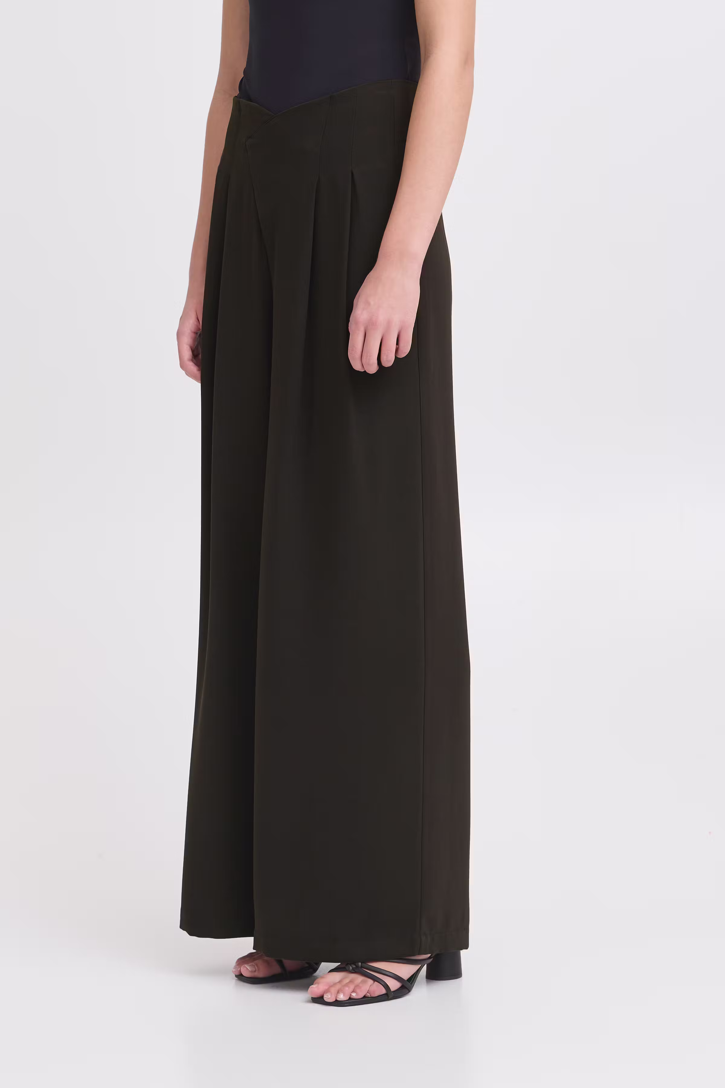 IHLINTA Bukser LOOKBOOK FRONT 20124727-194008