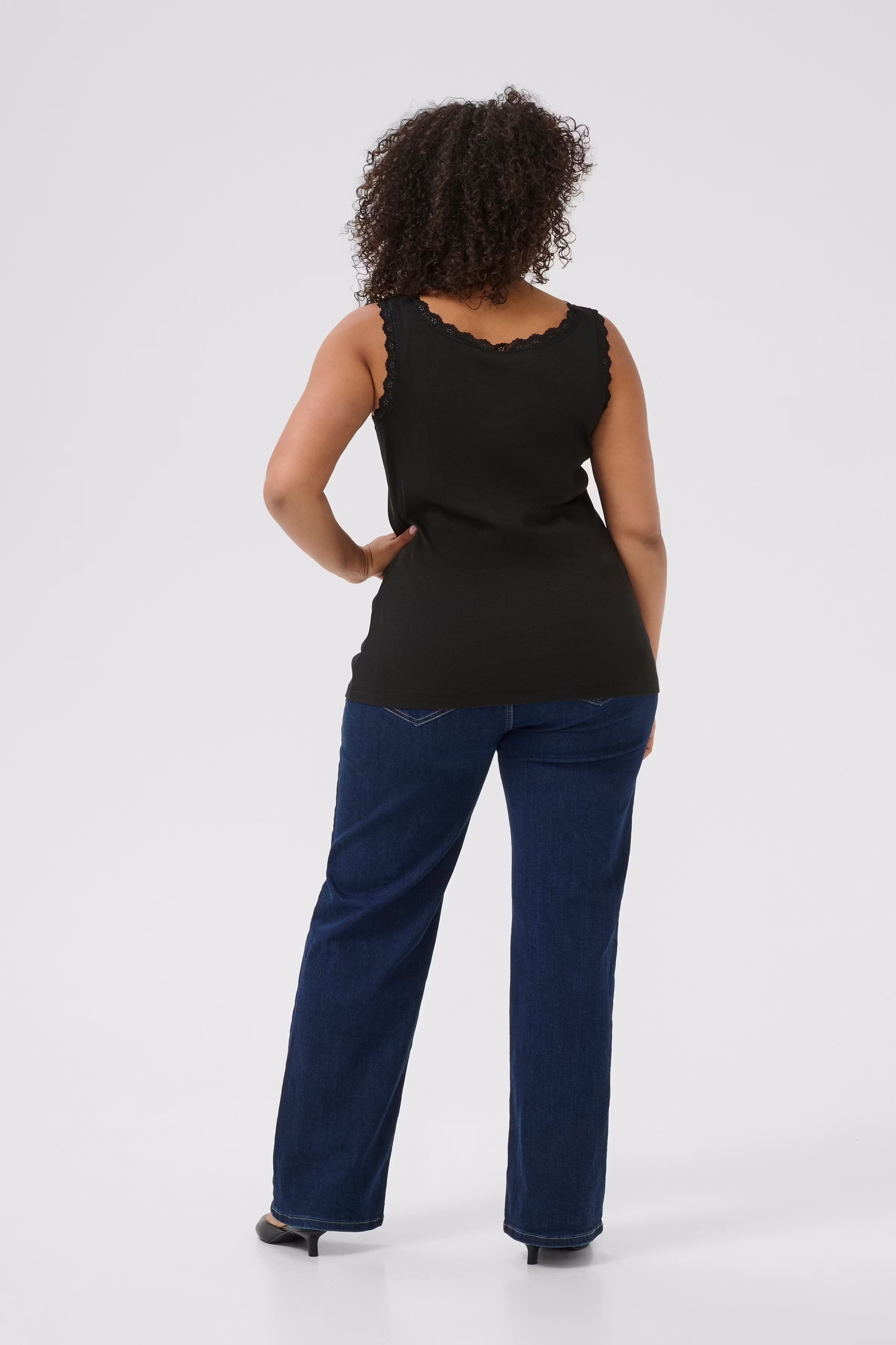 KCbritt T-shirt LOOKBOOK BACK 10583766-100121