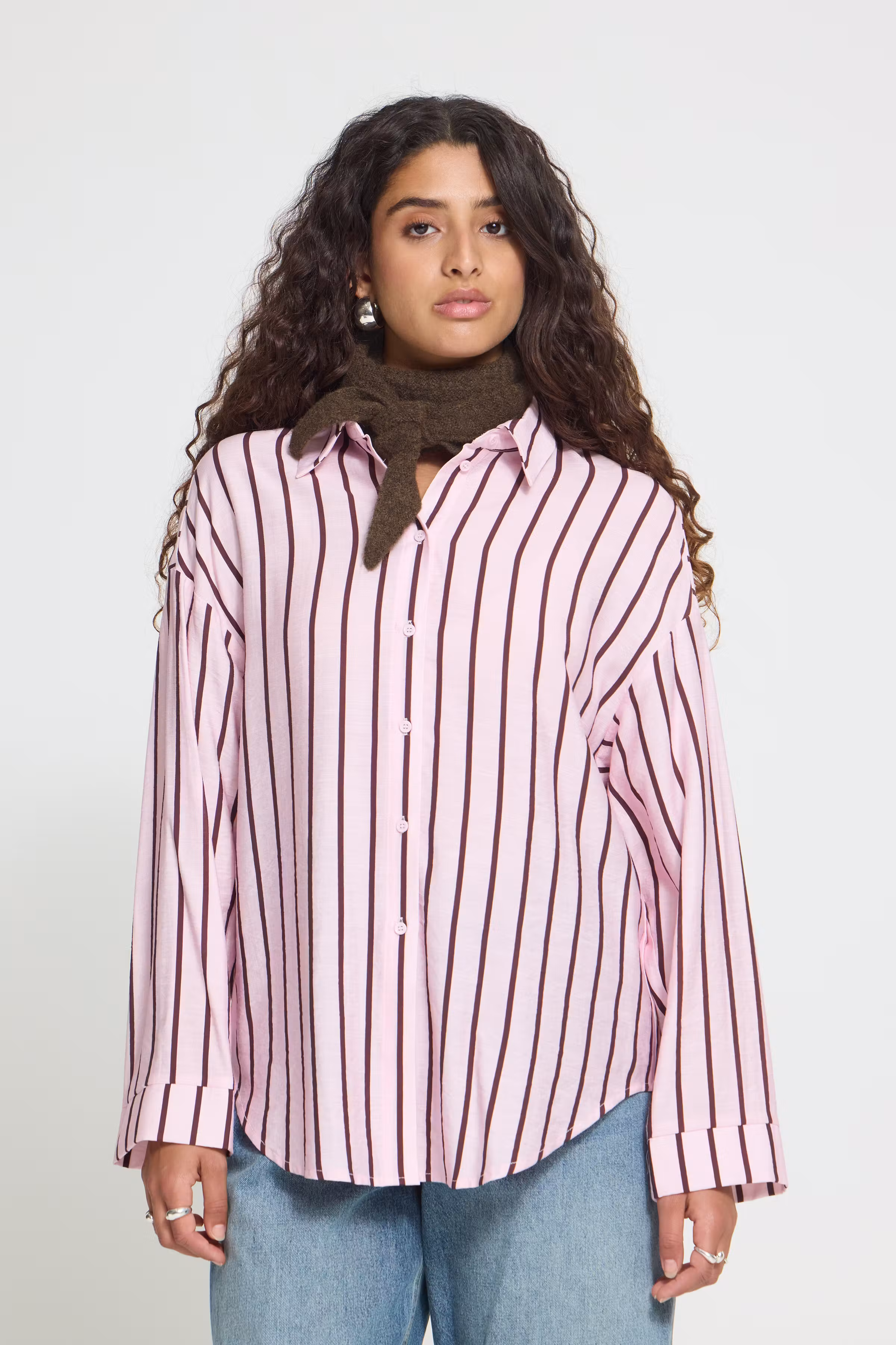IAFOLTHEA Skjerf LOOKBOOK FRONT 20121693-190915
