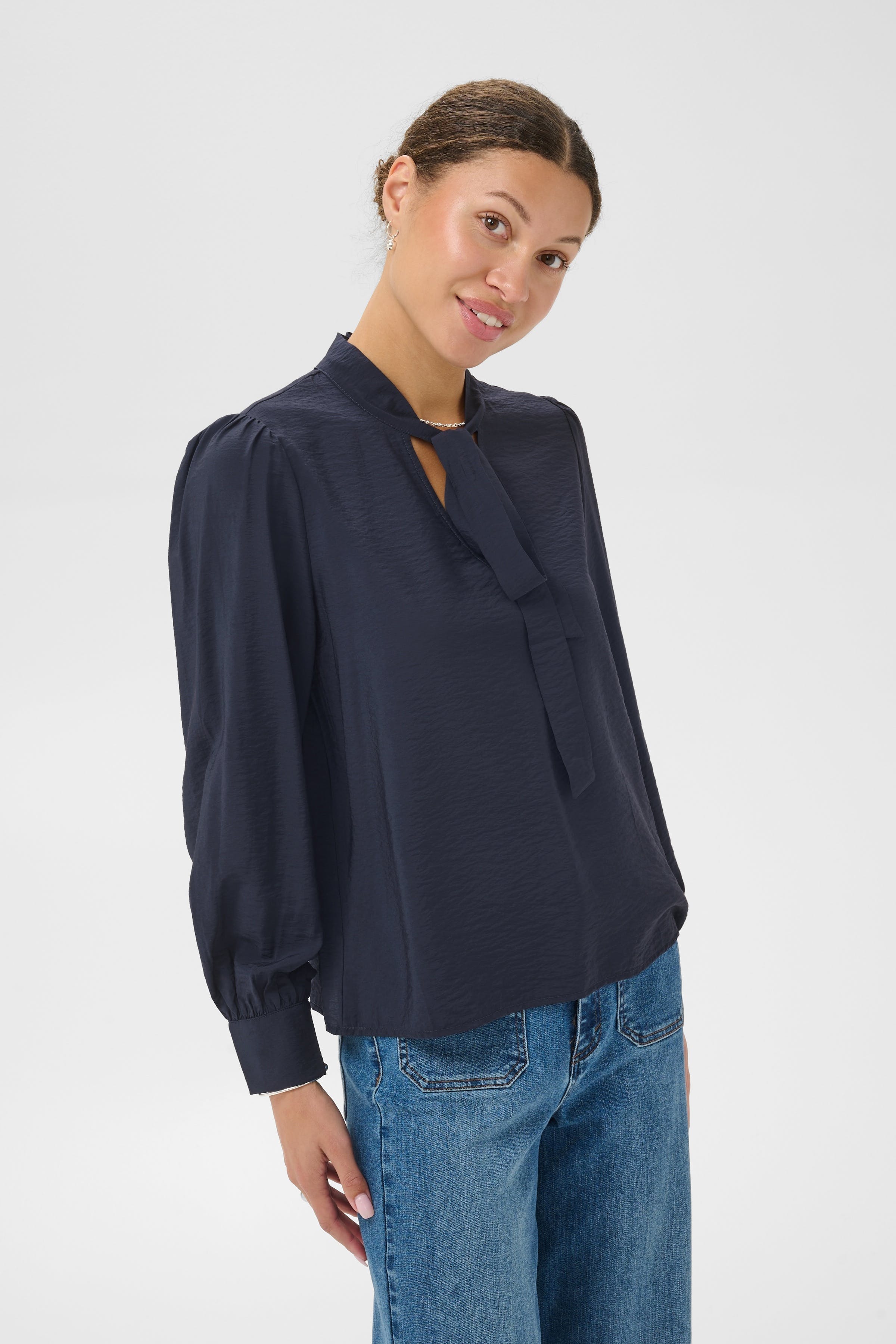 KAmaria Blouse LOOKBOOK FRONT 10512547-193927