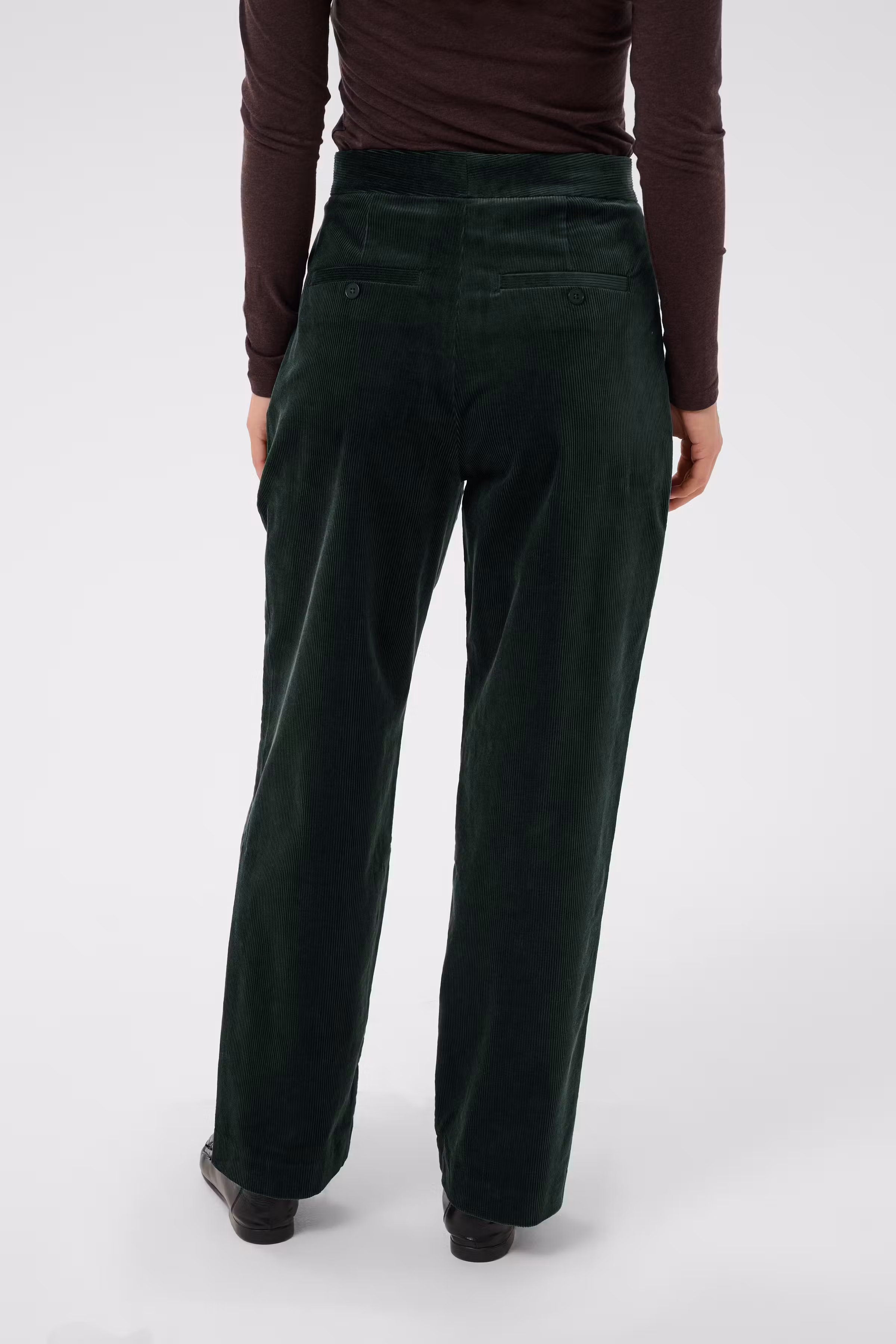 ColleenPW Hose LOOKBOOK BACK 30310802-194906