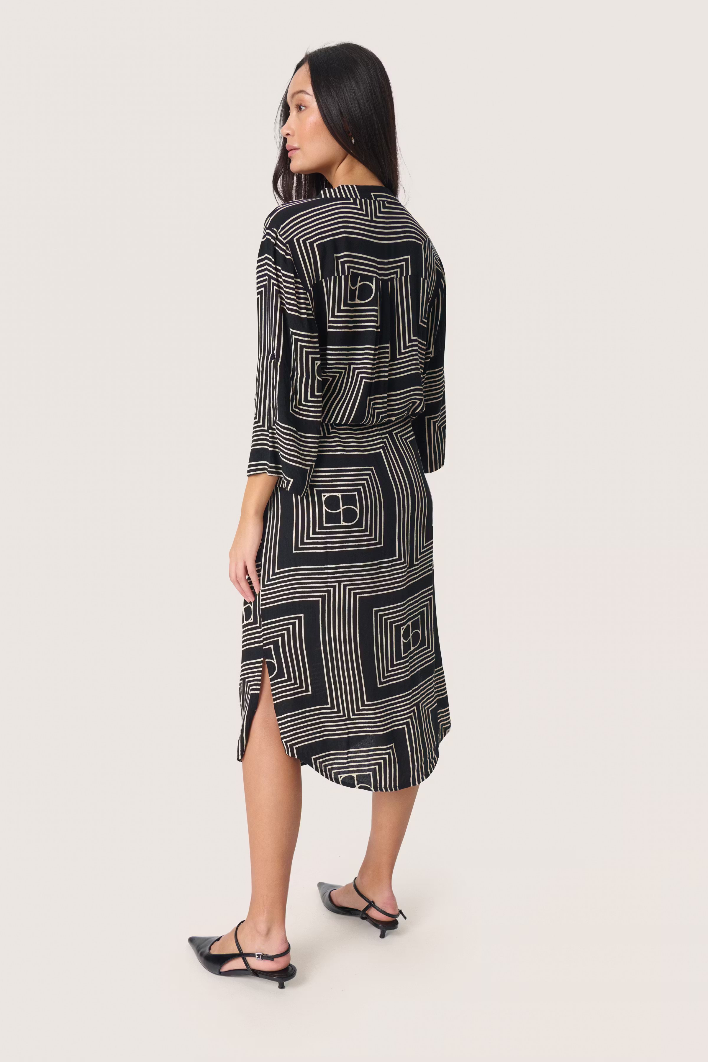 Zaya Dress LOOKBOOK BACK 30403113-303940