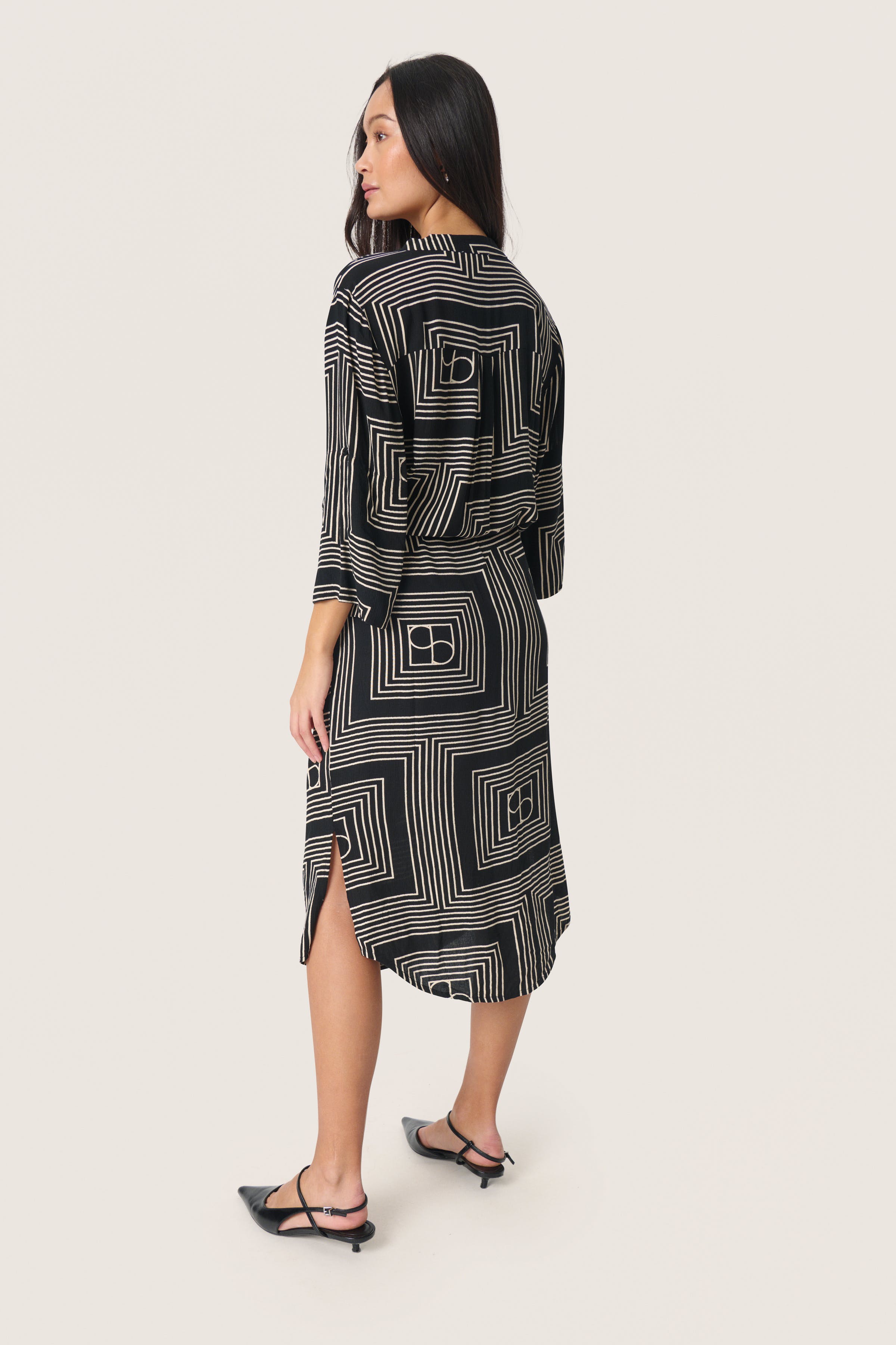 Zaya Dress LOOKBOOK BACK 30403113-303940