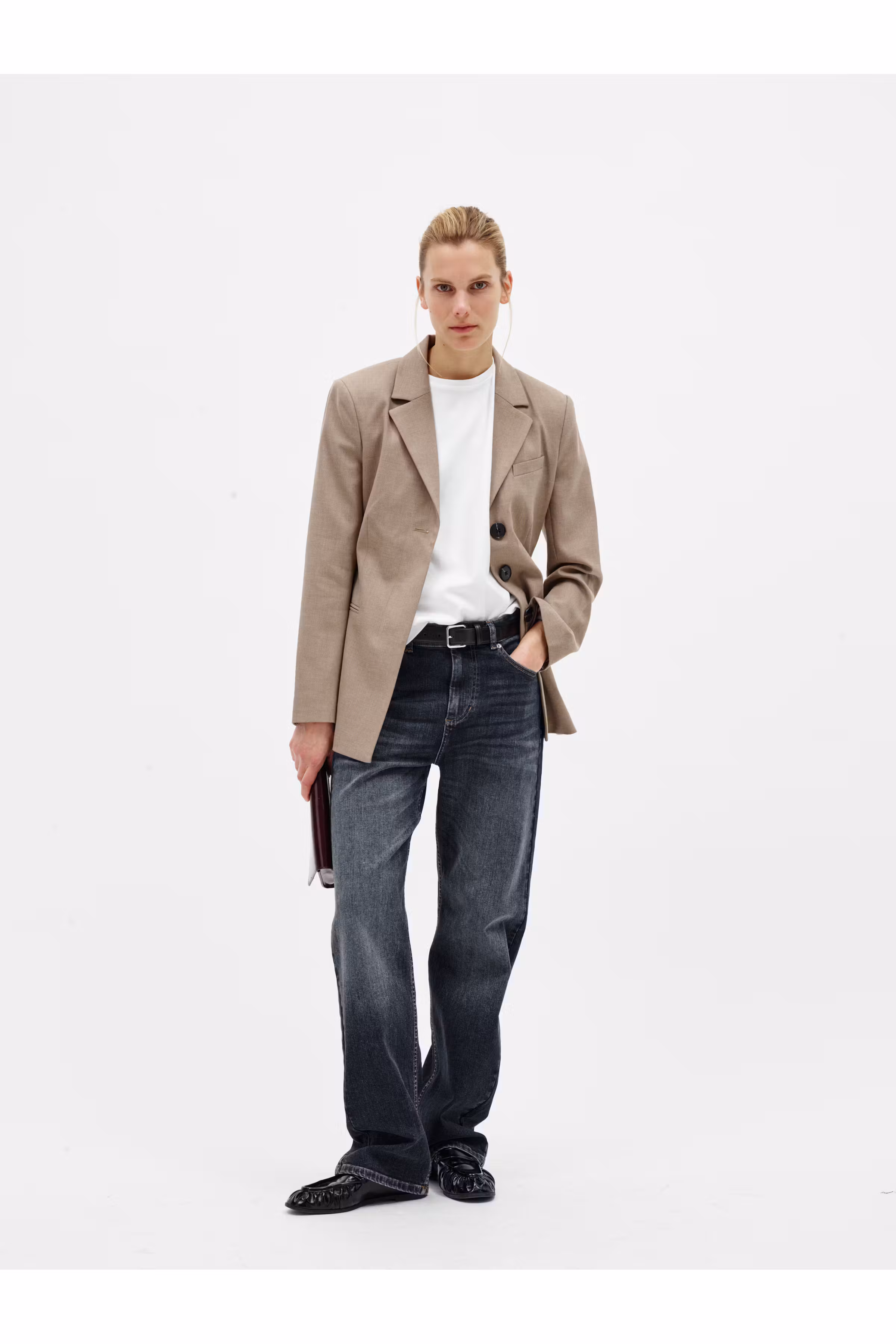 CAPRIEIW Blazer LOCATION NONE 30113089-1715061