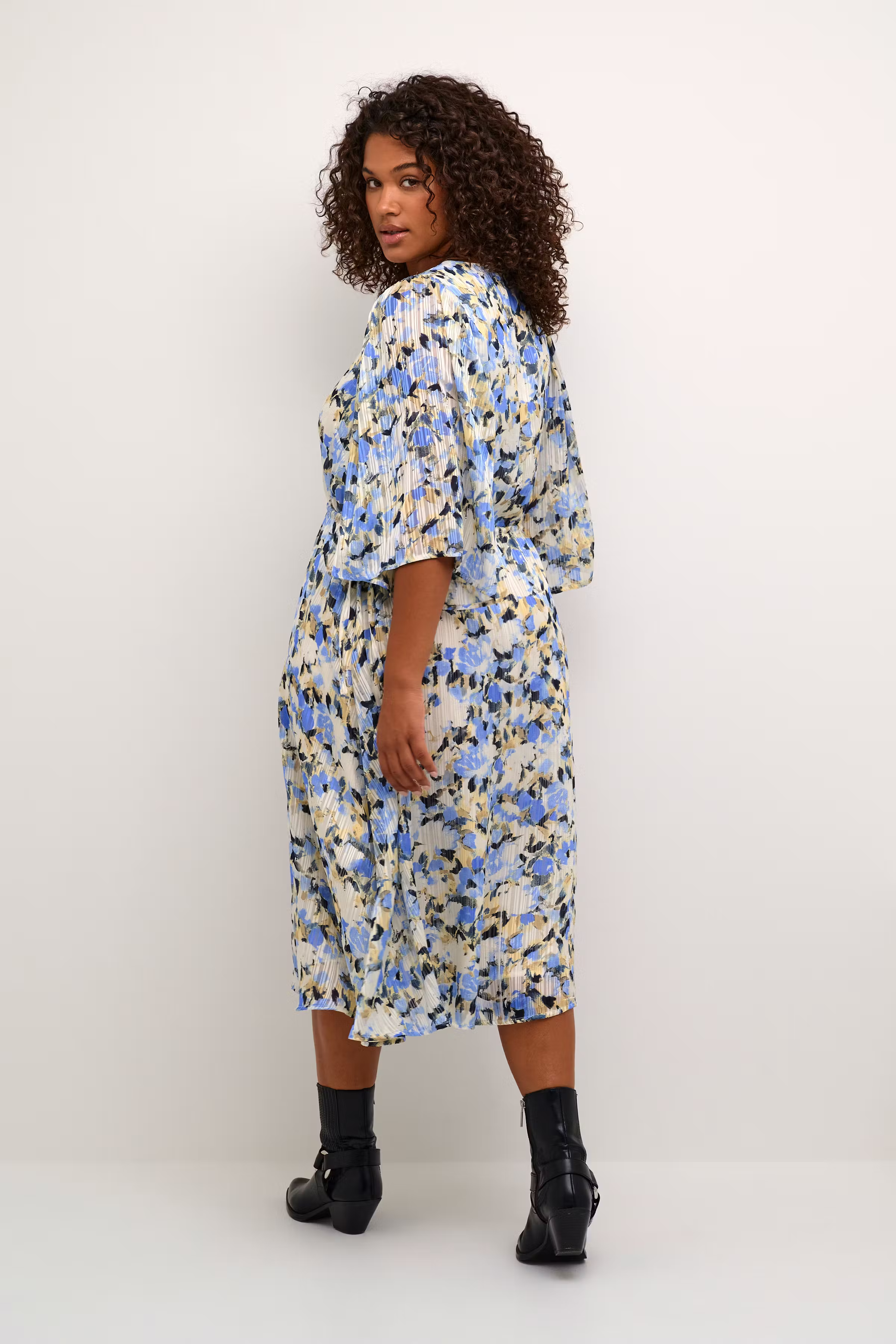 KCelana Kleid LOOKBOOK BACK 10582169-105425