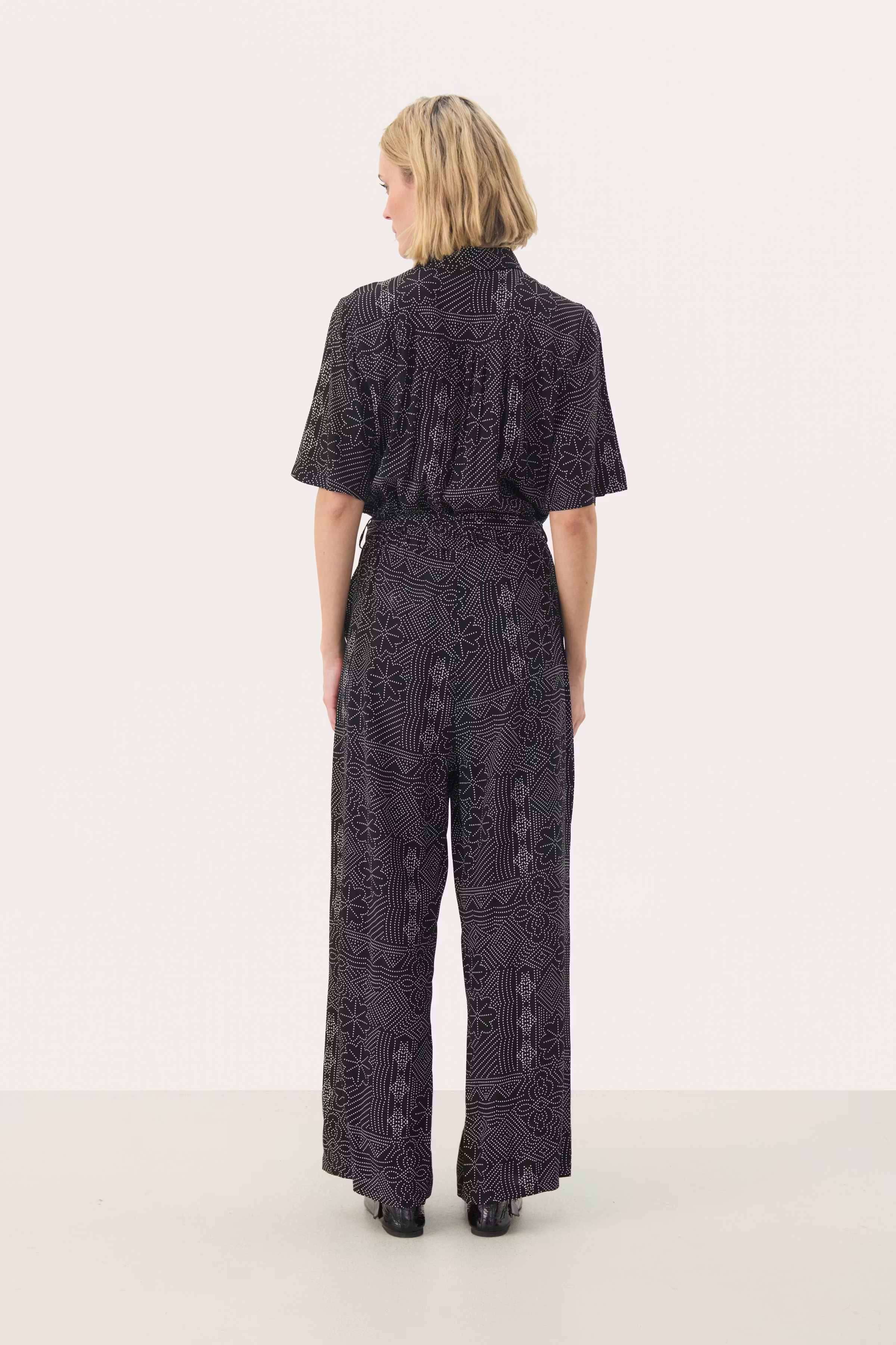 TillaPW Jumpsuit LOOKBOOK BACK 30309874-303959