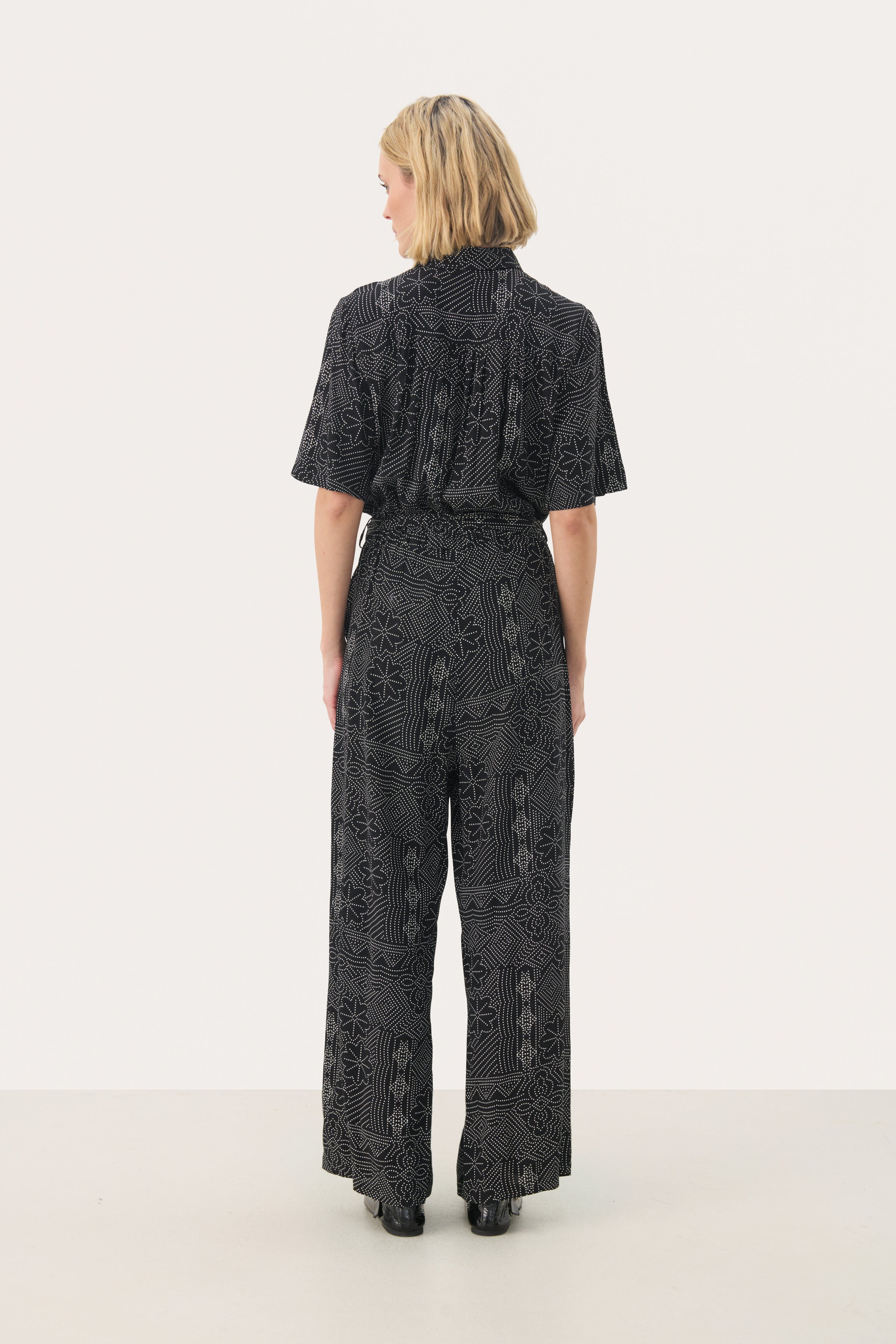 TillaPW Jumpsuit LOOKBOOK BACK 30309874-303959